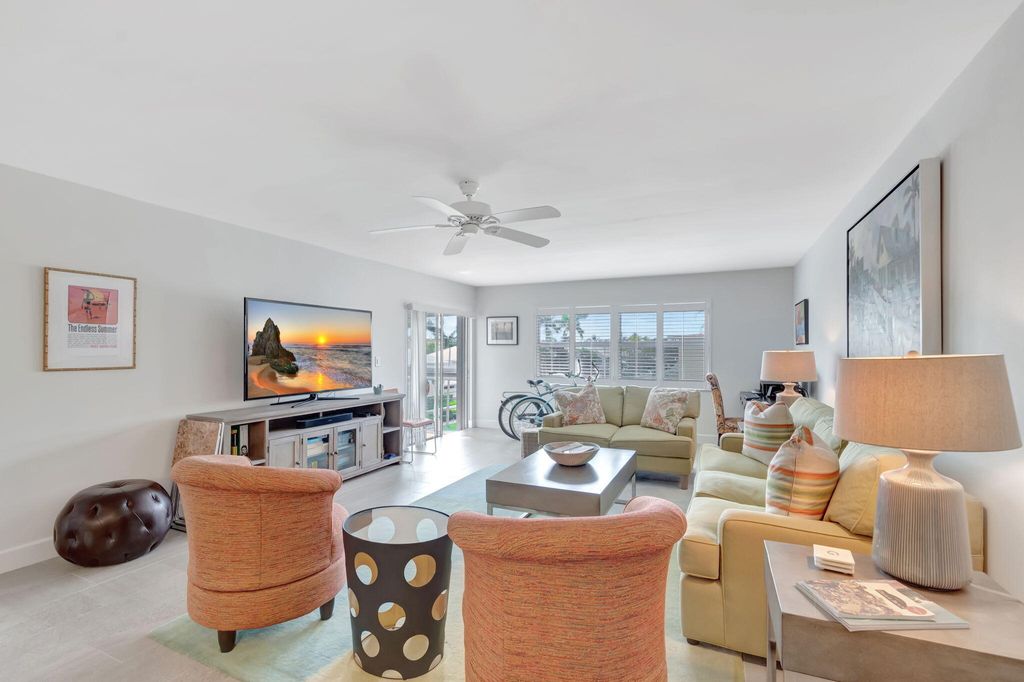 Photo of 60 Venetian Drive #300n, Delray Beach, FL 33483 (MLS # R11064562)