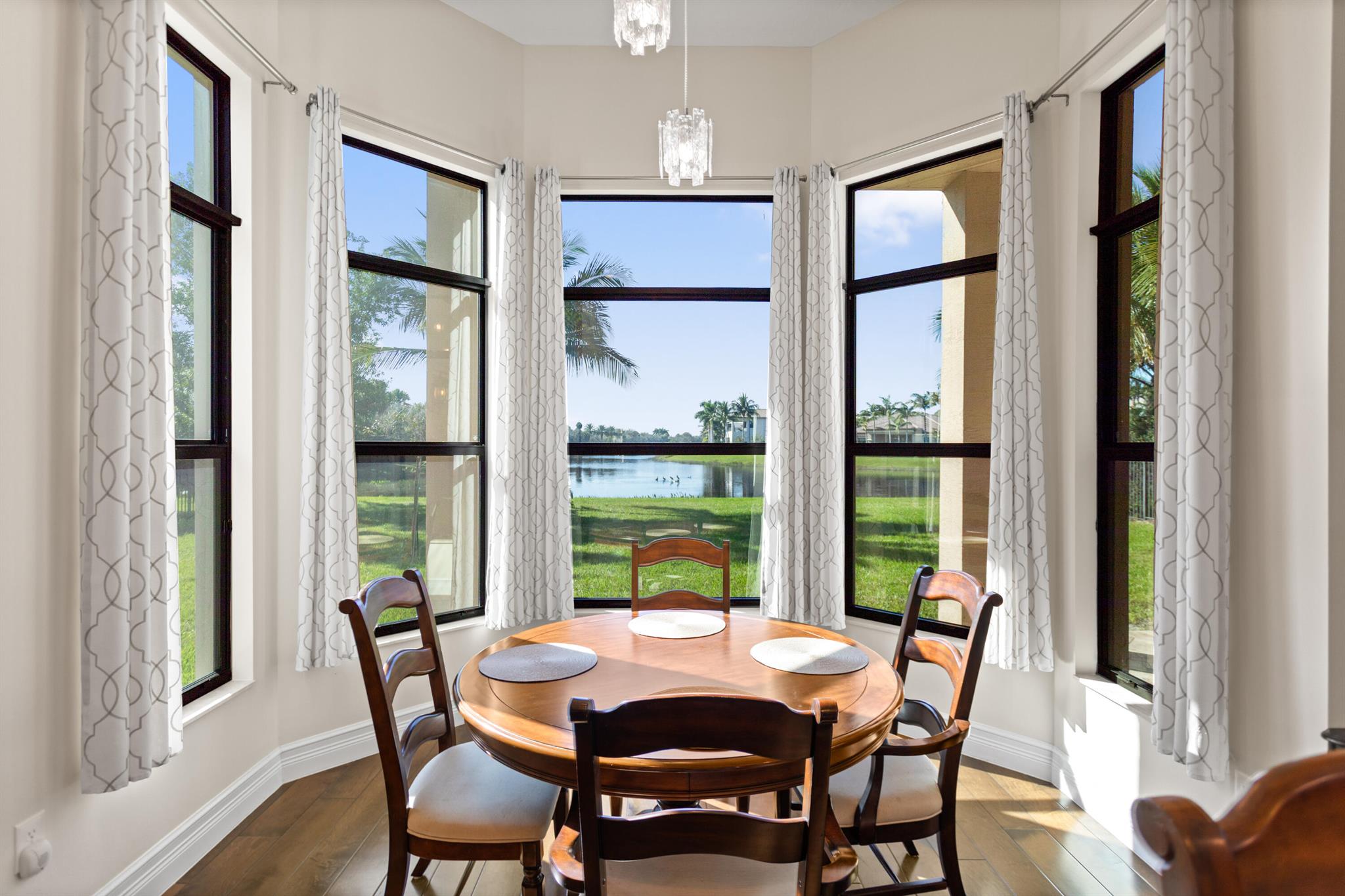 SEVEN BRIDGES - Residential