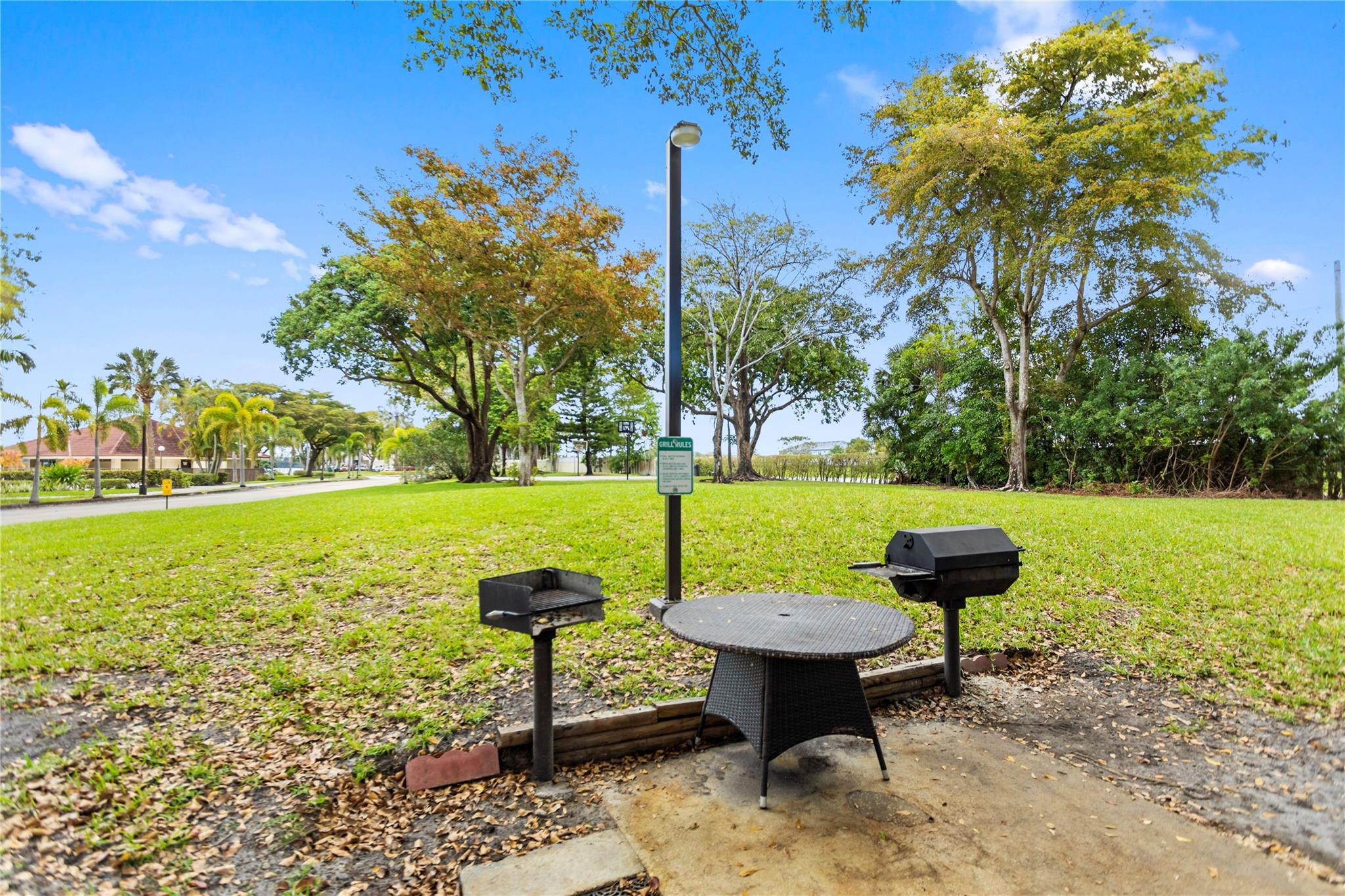 LAKE EMERALD 3 CONDO - Residential