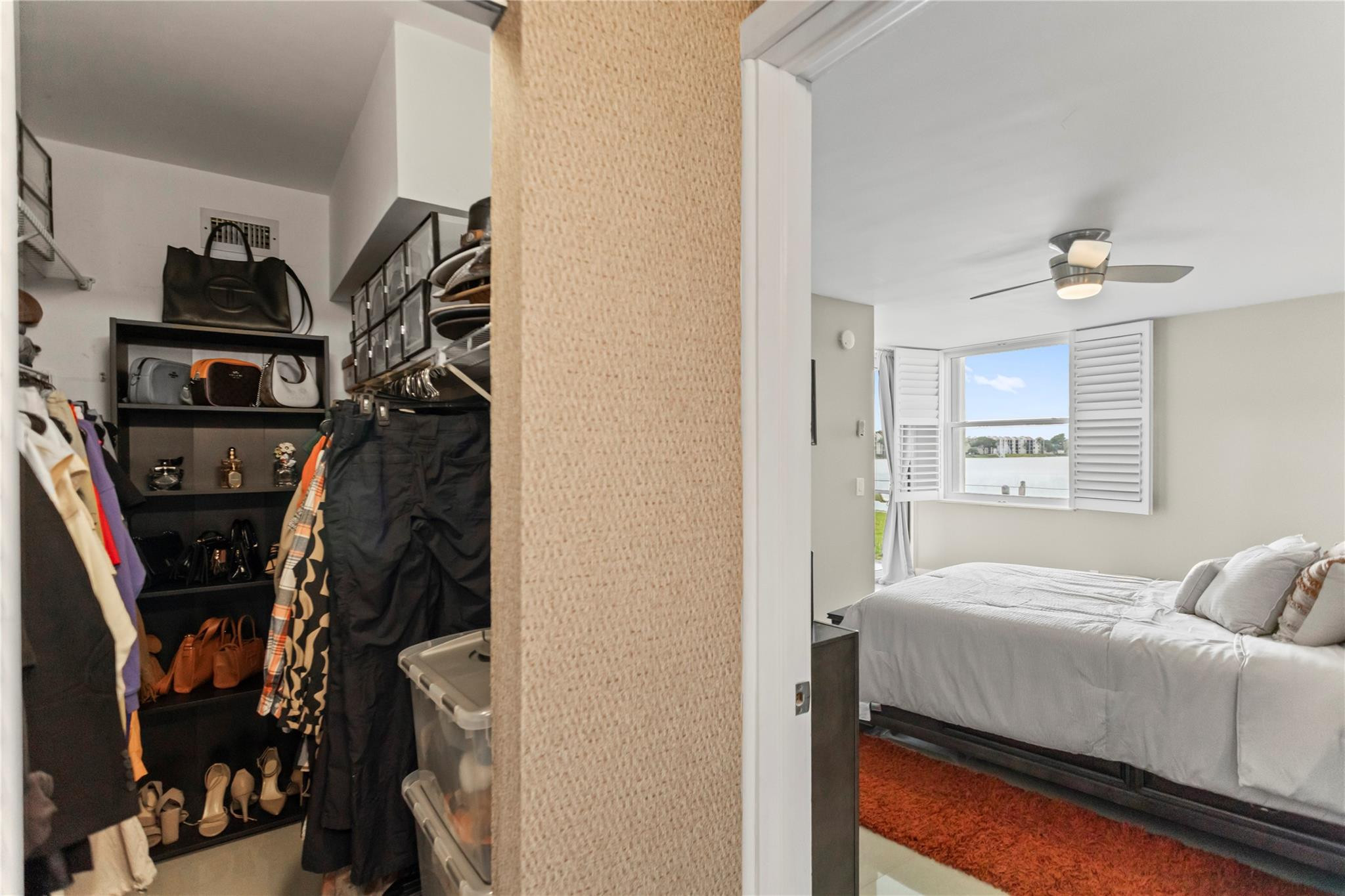 LAKE EMERALD 3 CONDO - Residential