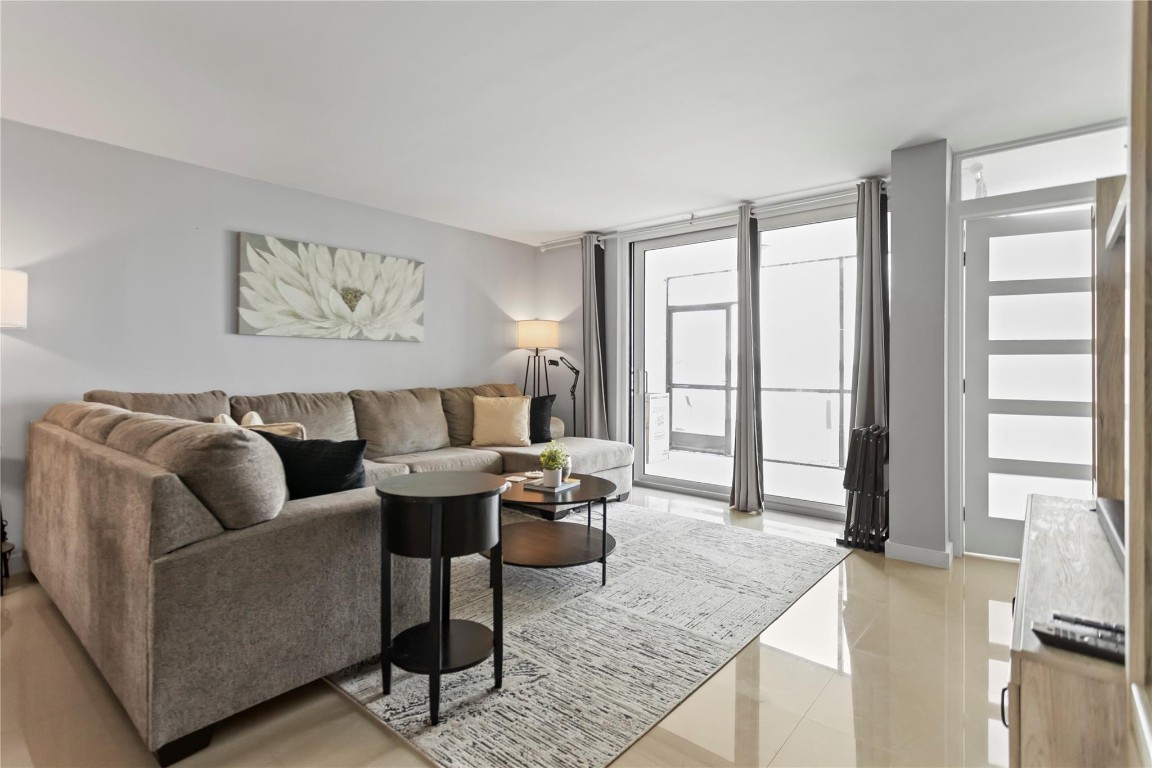 LAKE EMERALD 3 CONDO - Residential