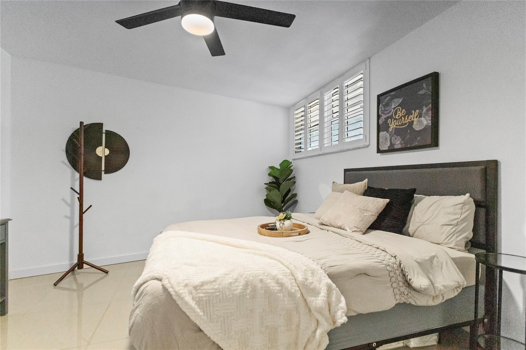 LAKE EMERALD 3 CONDO - Residential