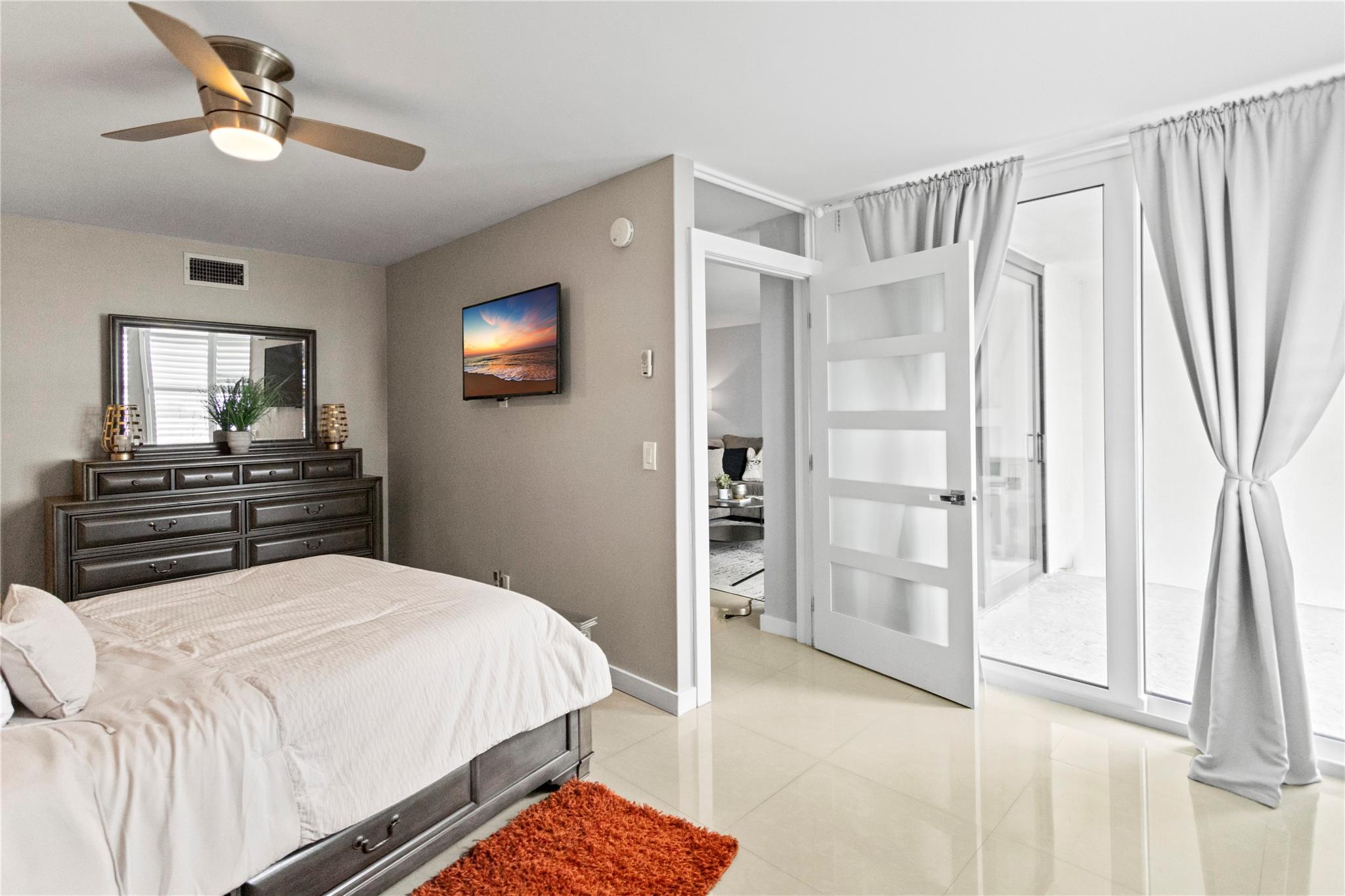 LAKE EMERALD 3 CONDO - Residential