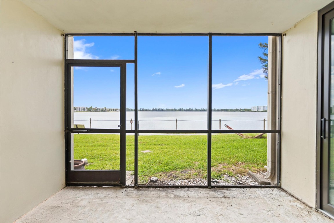 LAKE EMERALD 3 CONDO - Residential