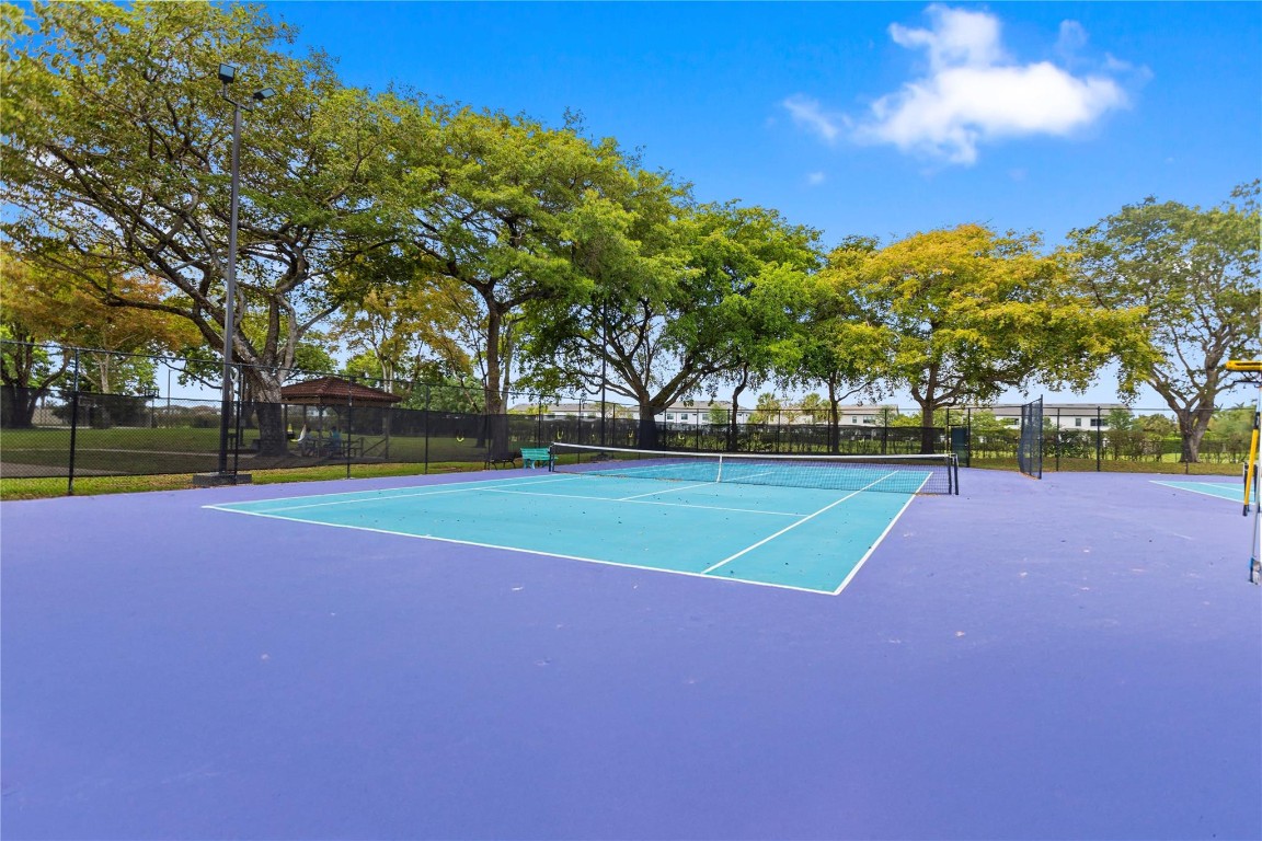 LAKE EMERALD 3 CONDO - Residential