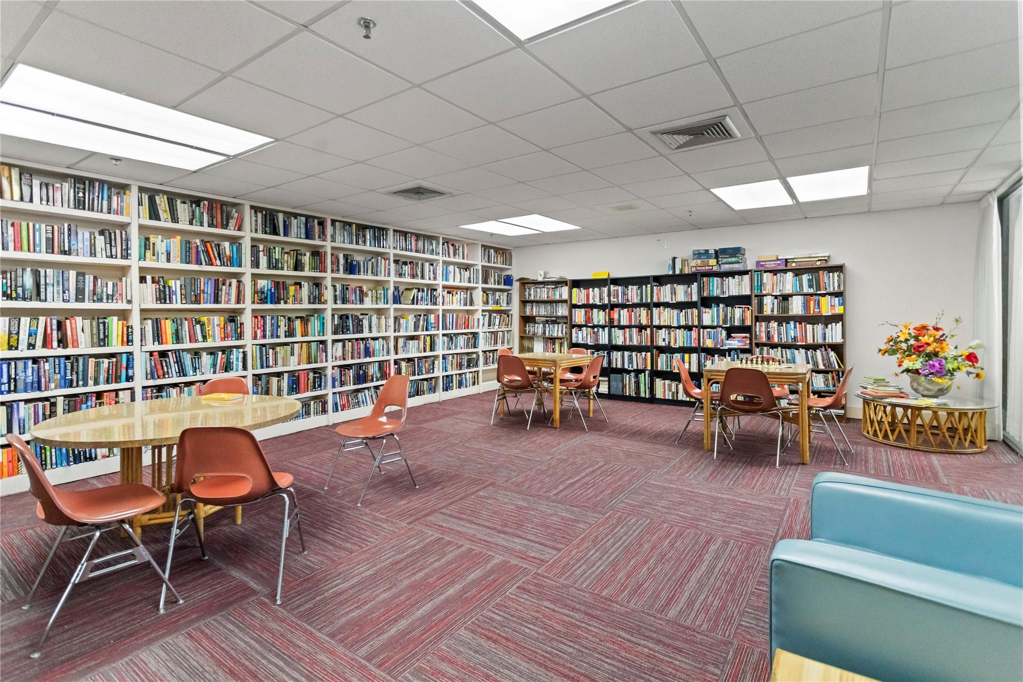 LAKE EMERALD 3 CONDO - Residential