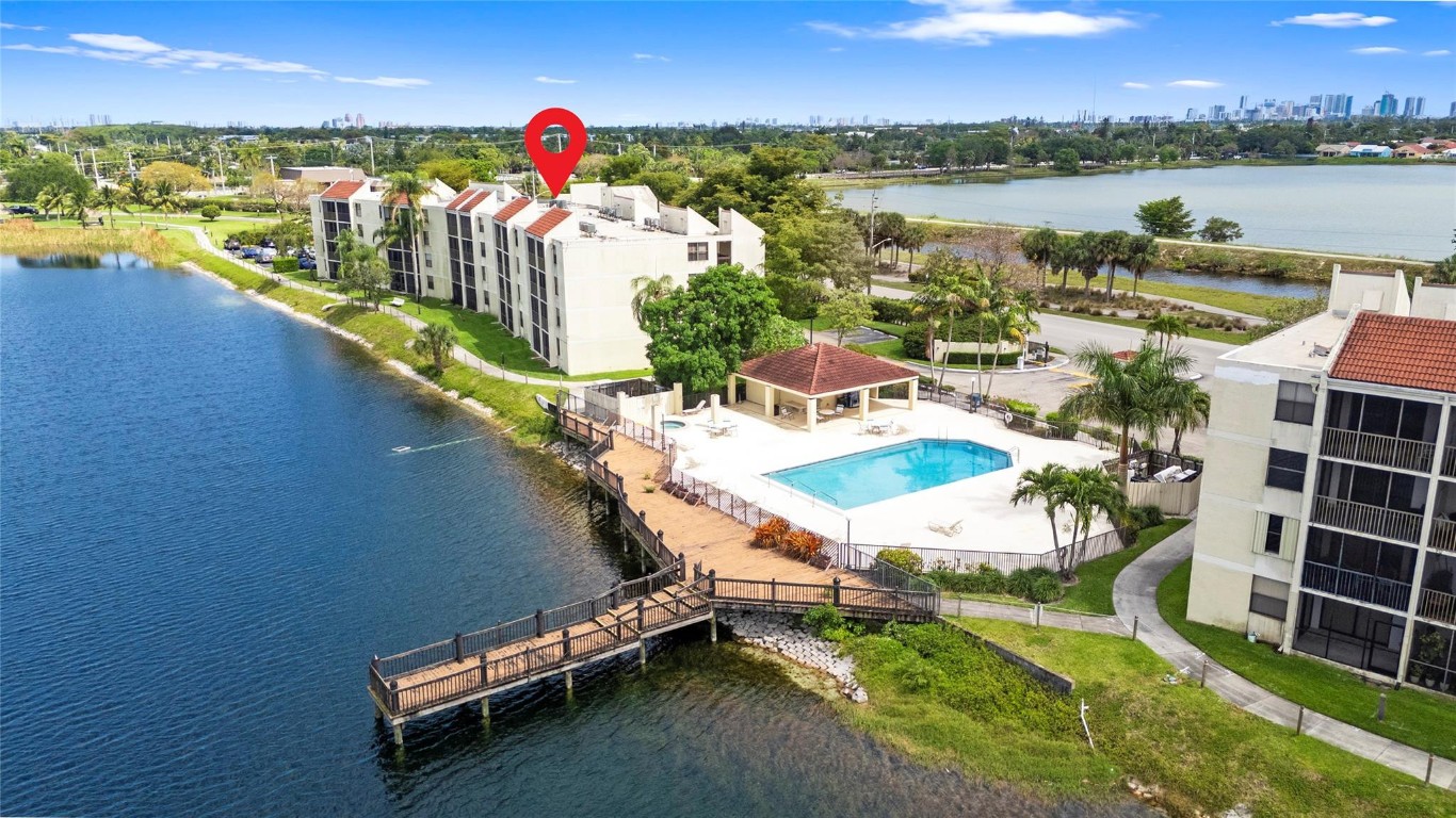 LAKE EMERALD 3 CONDO - Residential