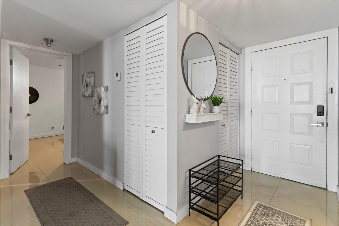 LAKE EMERALD 3 CONDO - Residential