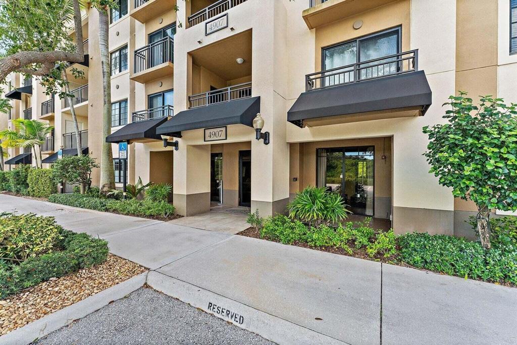 FANTASTIC OPPORTUNITY TO LIVE IN THE HEART OF PALM BEACH GARDENS. A STEP OUT THE DOOR TO UPSCALE RESTAURANTS, SHOPS, GROCER, SALONS, OUTDOOR LIVE ENTERTAINMENT AND MUCH MORE. MIDTOWN IS A NEWER GATED COMMUNITY WITH A RESORT STYLE POOL, SPA, STATE OF THE ART FITNESS CENTER, TENNIS, PICKLE BALL, CLUBHOUSE WITH BUSINESS CENTER AND ON SITE MANAGEMENT. THIS LIGHT AND BRIGHT HOME OVERLOOKS THE COURTYARD WITH HURRICANE IMPACT WINDOWS, CROWN MOLDING, GRANTE COUNTERTOPS, TILE FLOORING AND FULLY FURNISHED WITH LARGE SCREEN TV IN GREAT ROOM. STORAGE ON PATIO. MIDTOWN IS 15 MINUTES FROM PALM BEACH INTERNATIONAL AIRPORT, THE WHITE SAND BEACHES OF JUPITER, DOWNTOWN AT THE GARDENS, THE MALL AND MUCH MORE. THIS IS A MUST SEE!