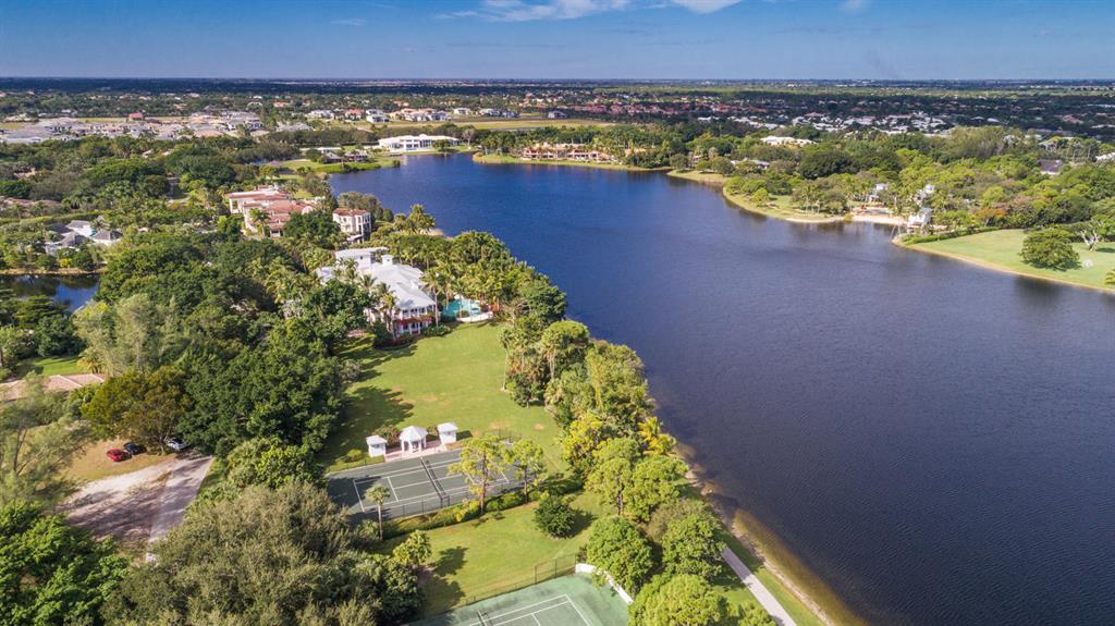 LE LAC - Residential