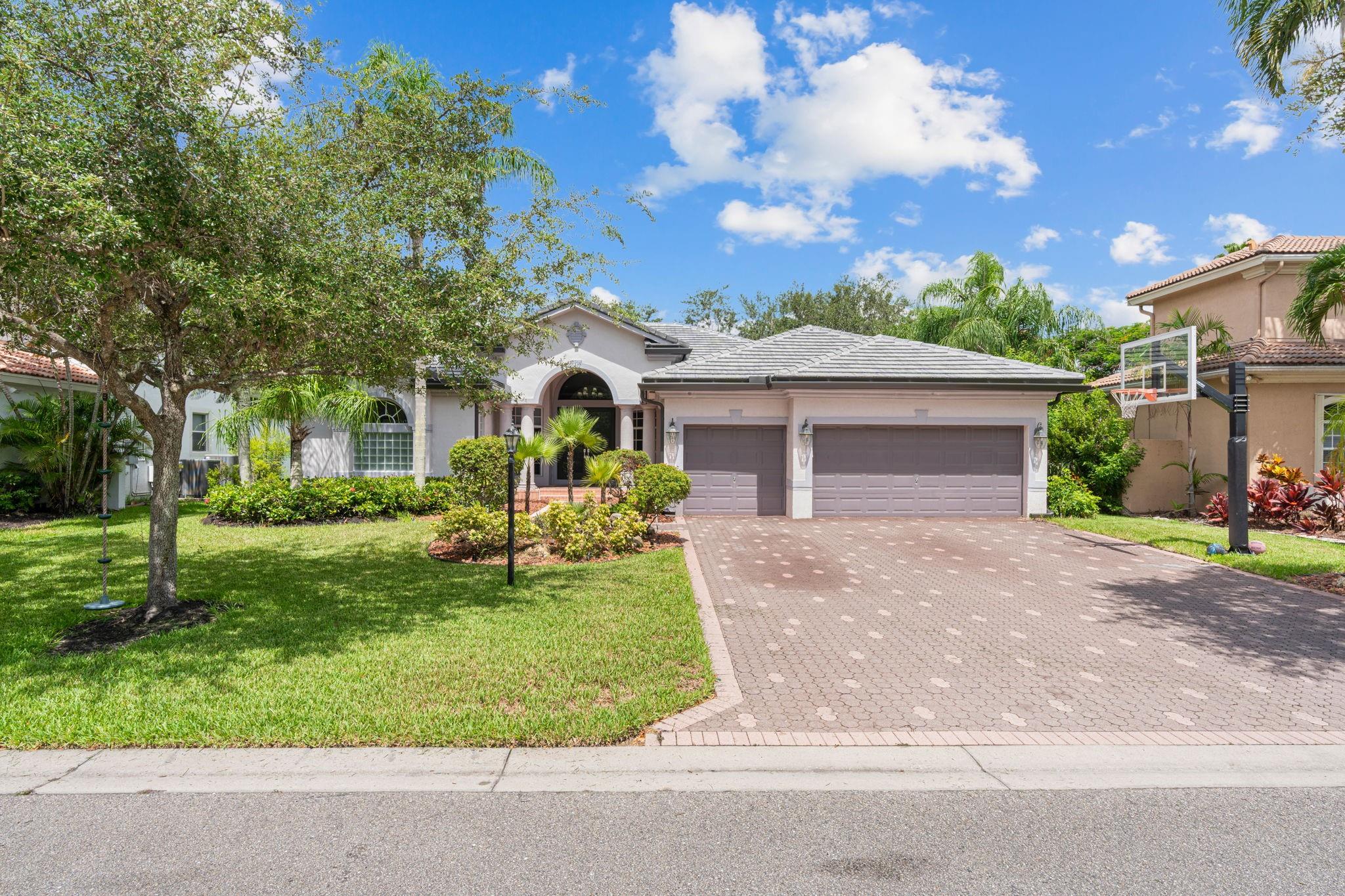 6653 NW 127th Ter
