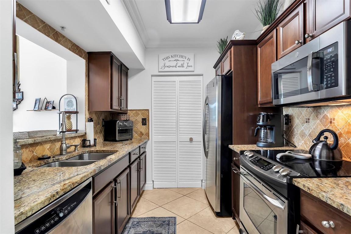 3020 NE 32nd Avenue 406