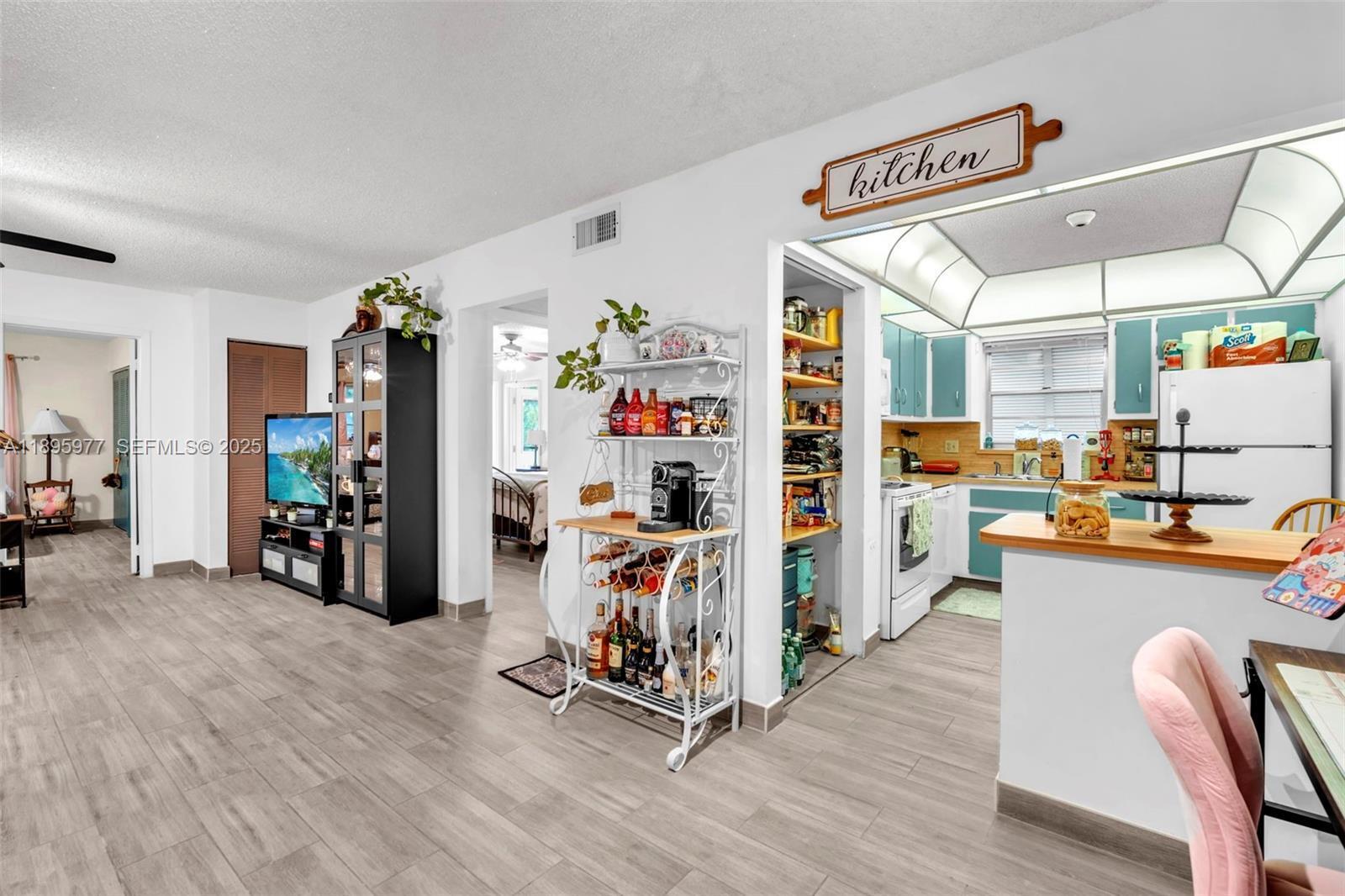 PECAN TREE CONDO APTS INC - Residential