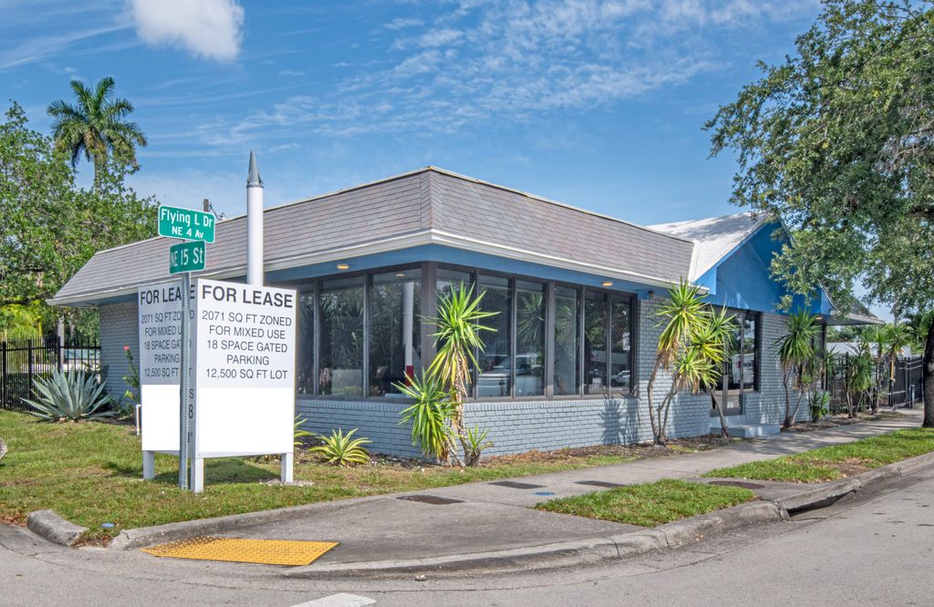 Photo of 1501 NE 4th Avenue, Fort Lauderdale, FL 33304 (MLS # B26030015)