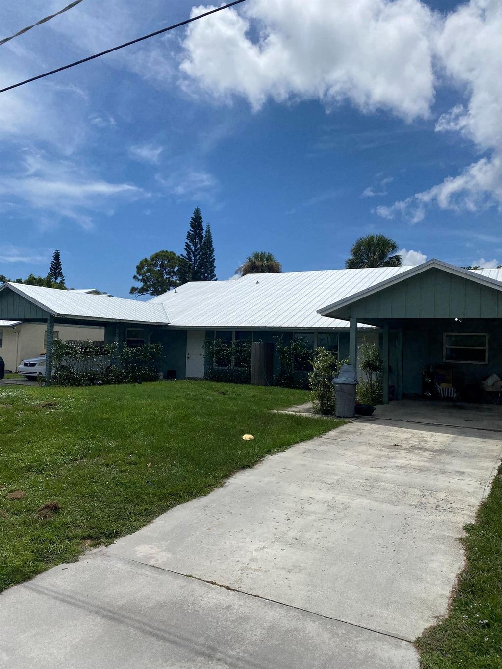Photo of 338 SE Iris Street, Stuart, FL 34997 (MLS # R10819157)