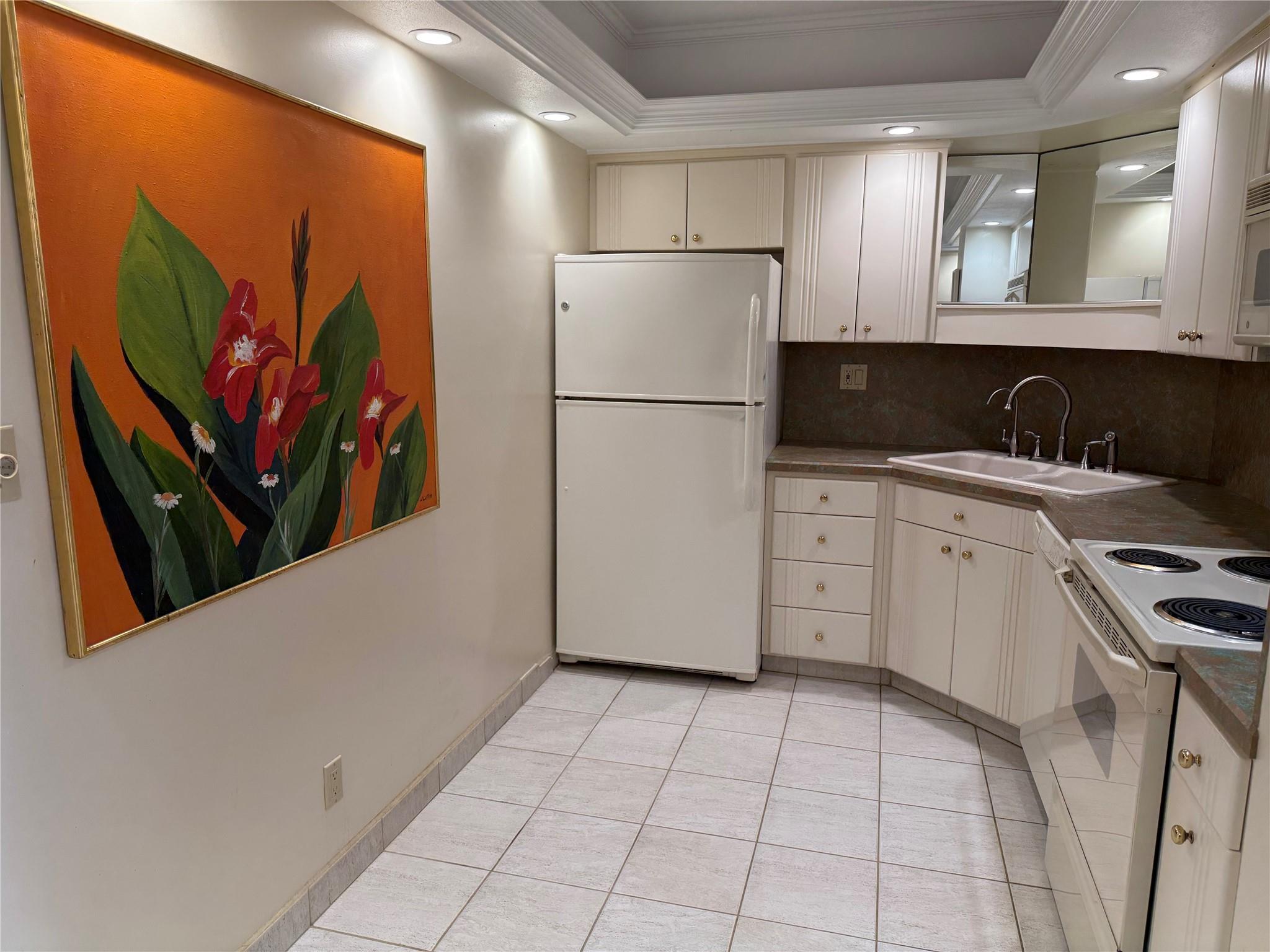3333 NE 34th St 210