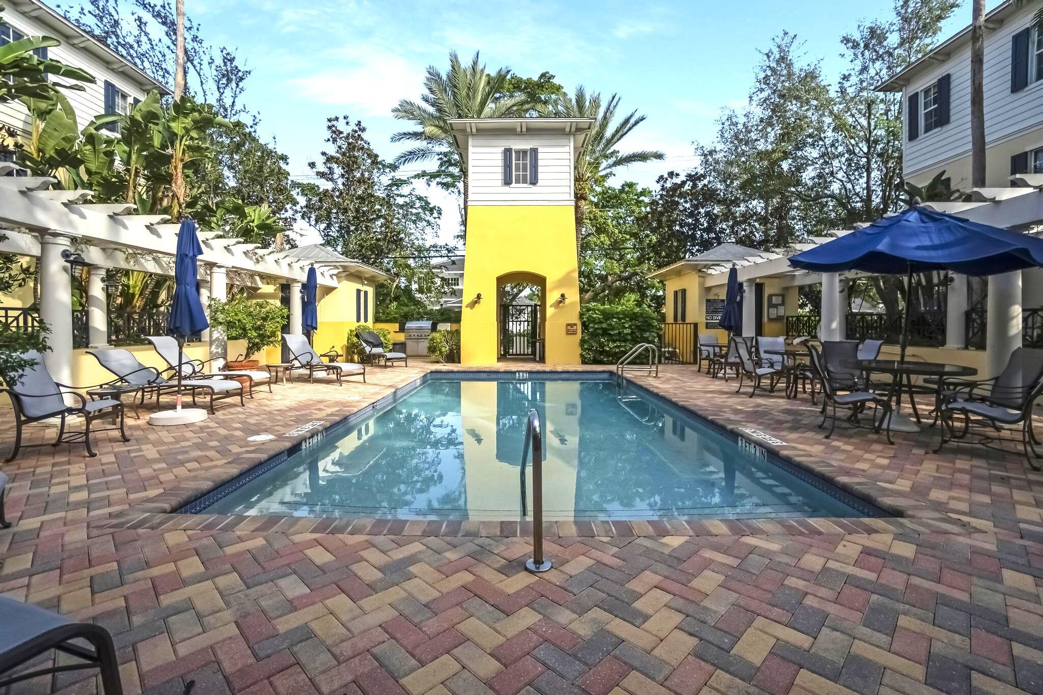 MAGNOLIA COURT - Residential