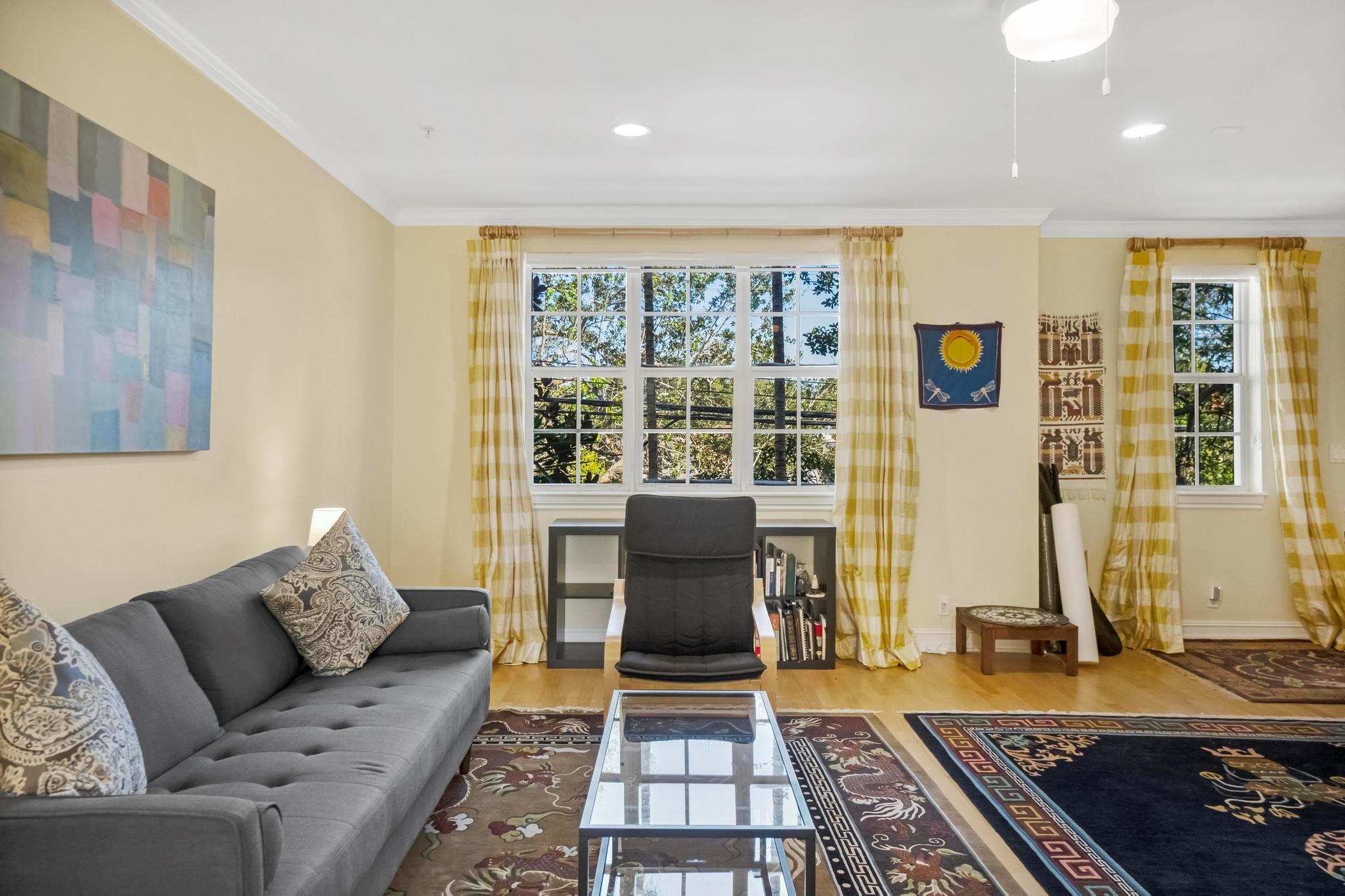 MAGNOLIA COURT - Residential