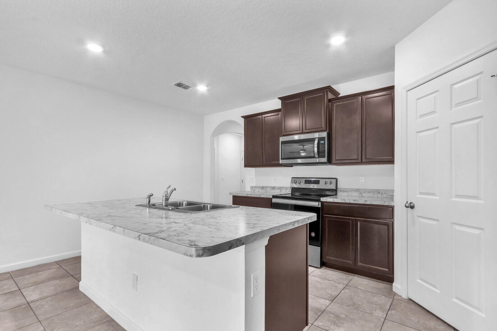 PORT ST LUCIE SECTION 40 - Residential Lease