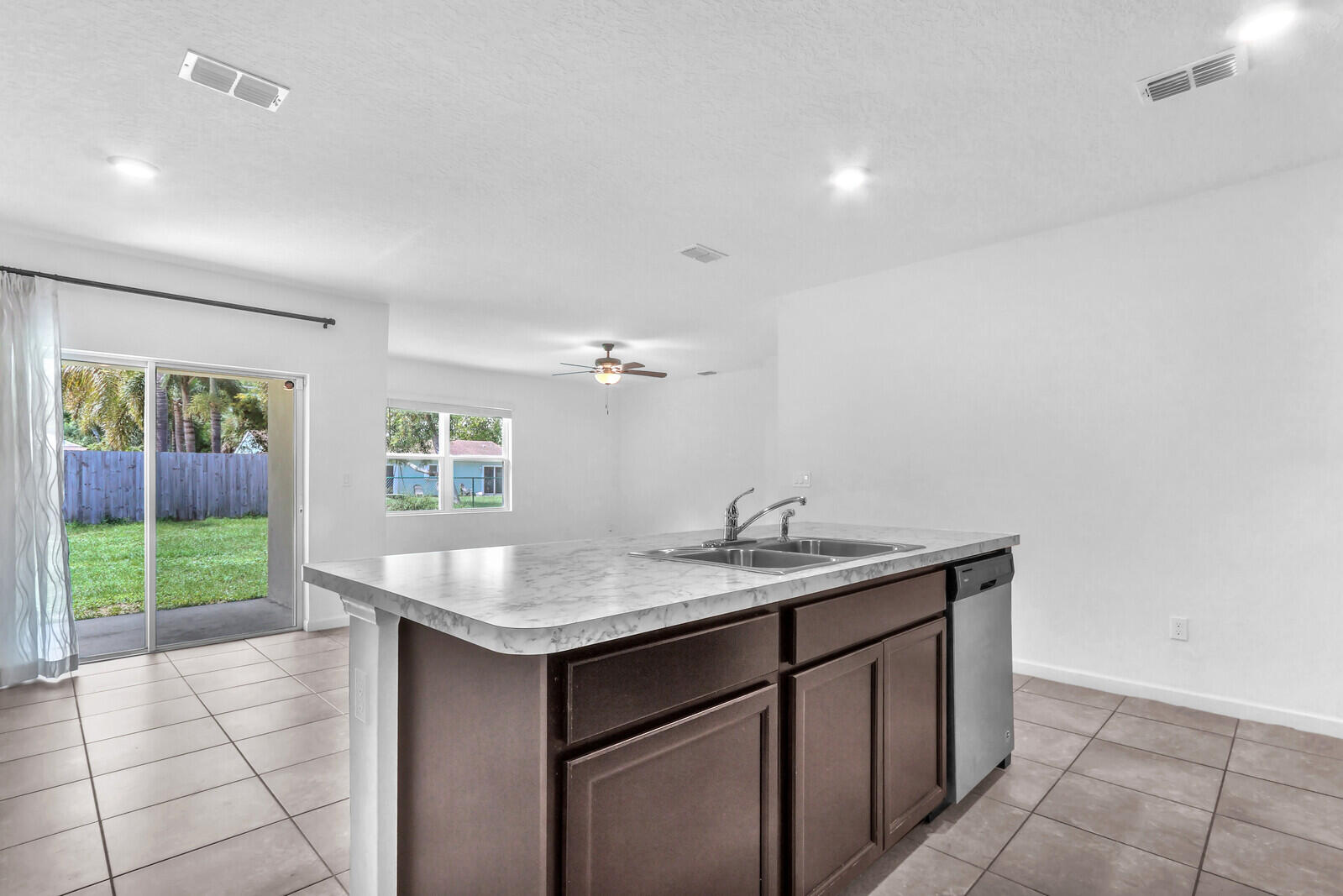 PORT ST LUCIE SECTION 40 - Residential Lease