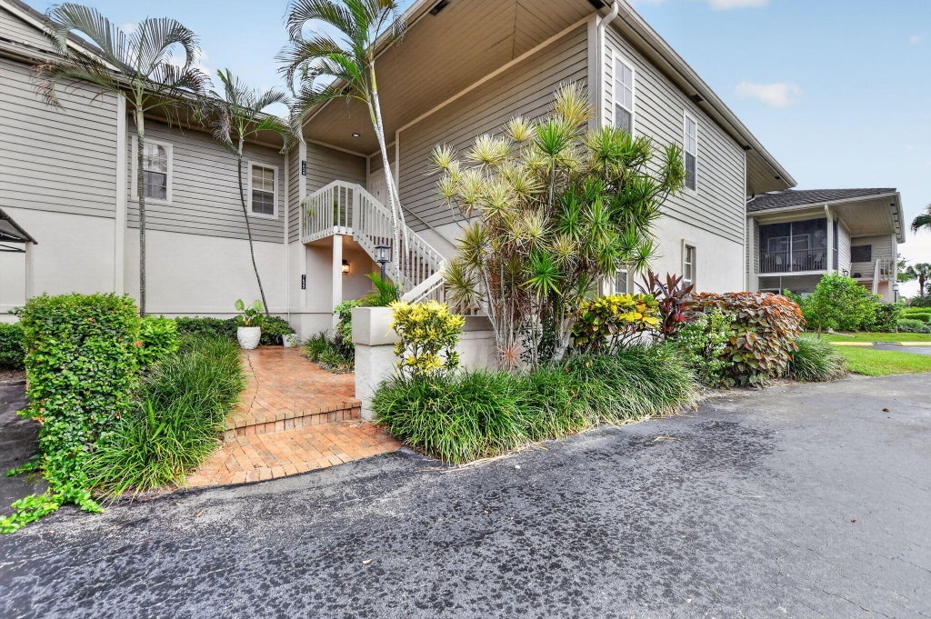 Photo of 7622 Elm Ridge Drive, Boca Raton, FL 33433 (MLS # B26071544)
