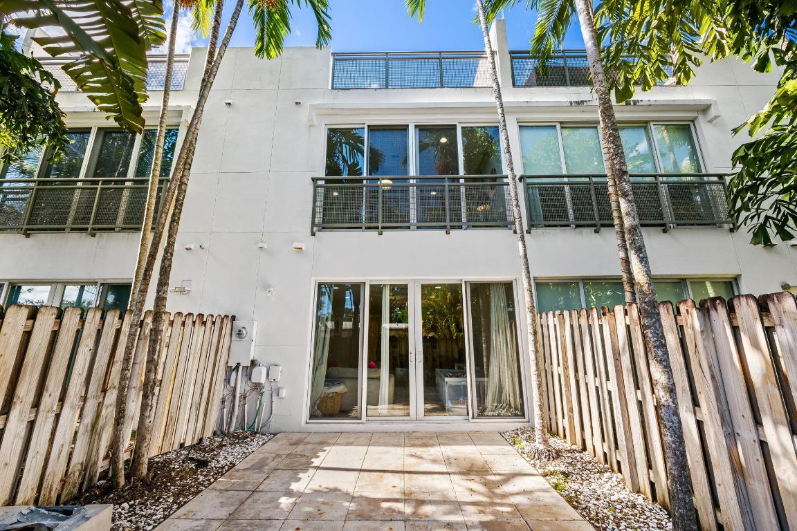 Avenue East Townlofts - Residential