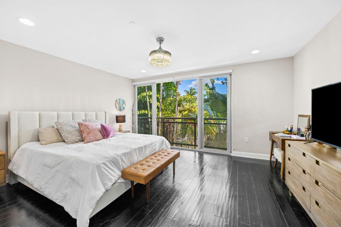 Avenue East Townlofts - Residential