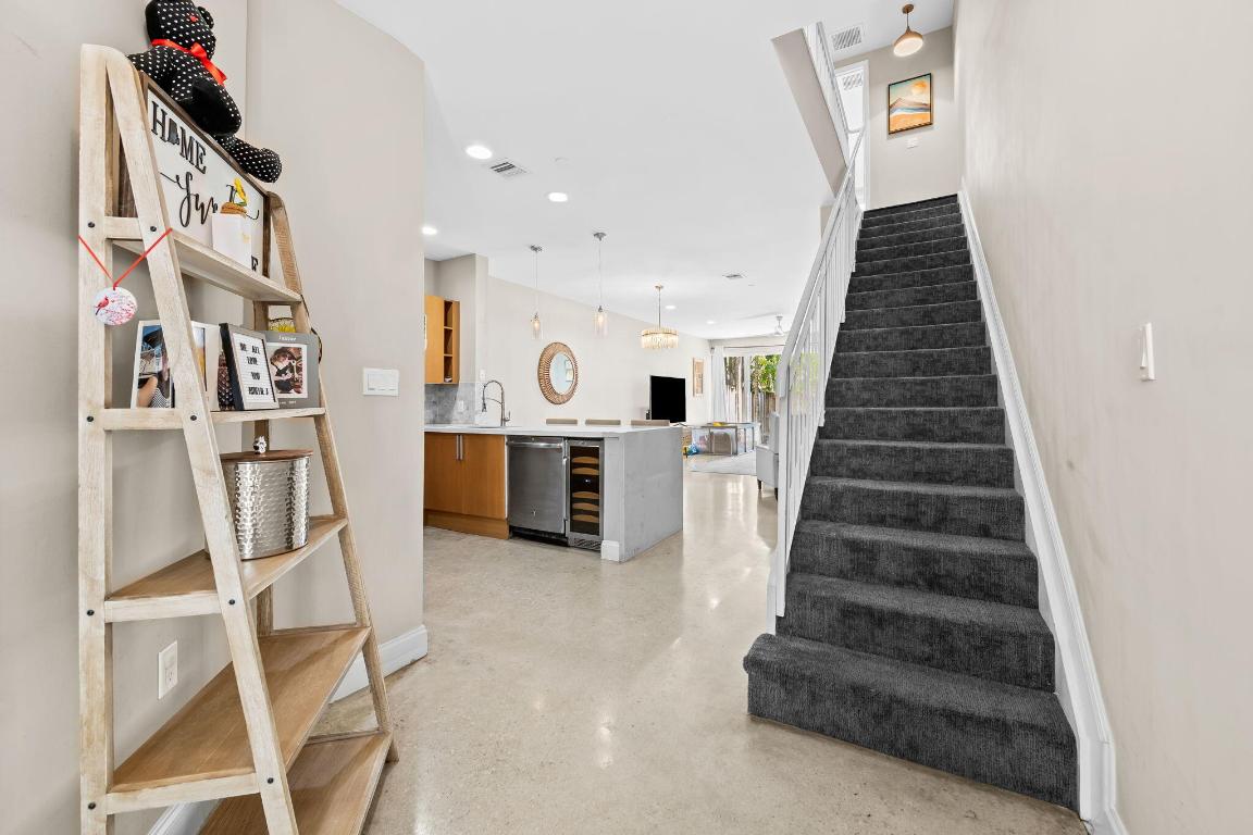 Avenue East Townlofts - Residential