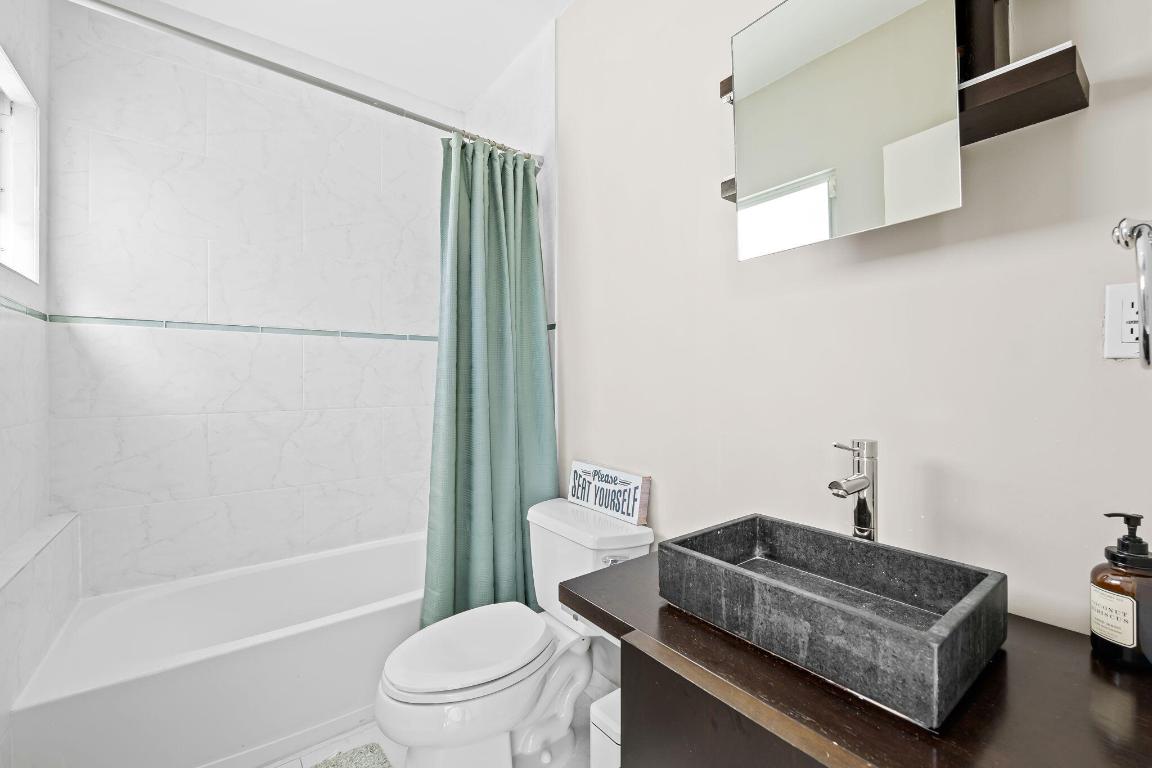 Avenue East Townlofts - Residential