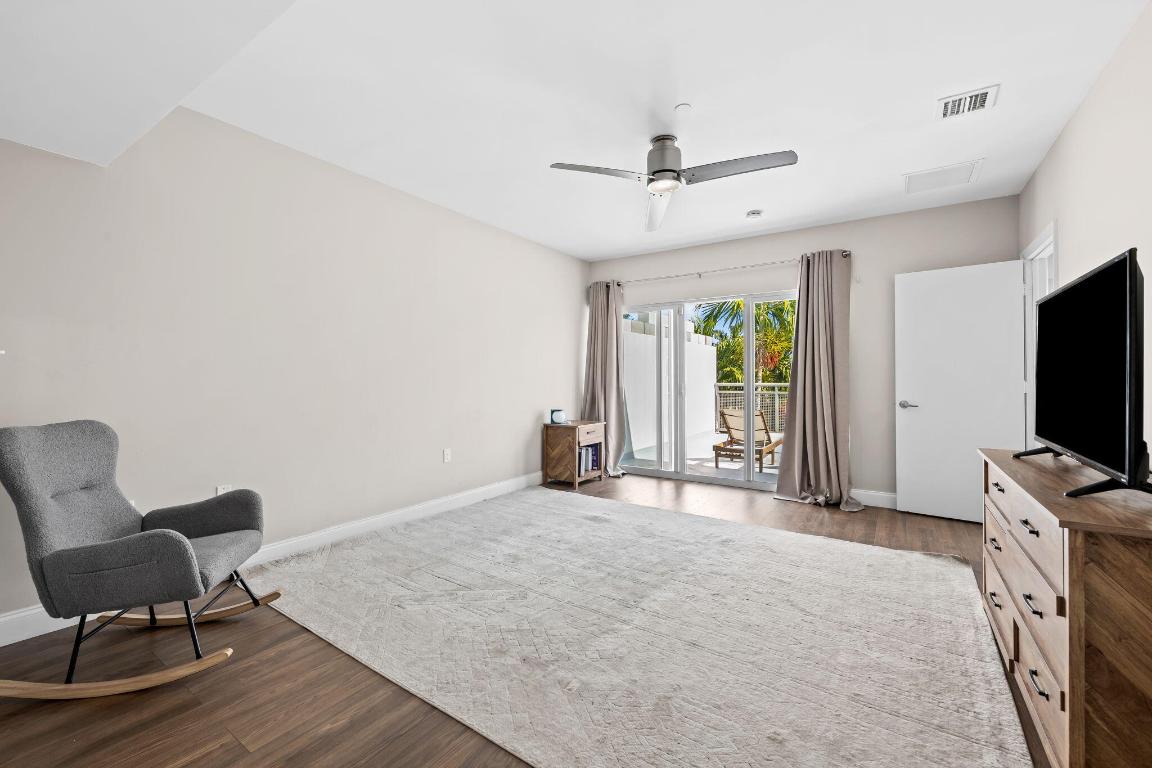 Avenue East Townlofts - Residential