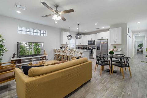 18 S D Street Lake Worth Beach FL 33460