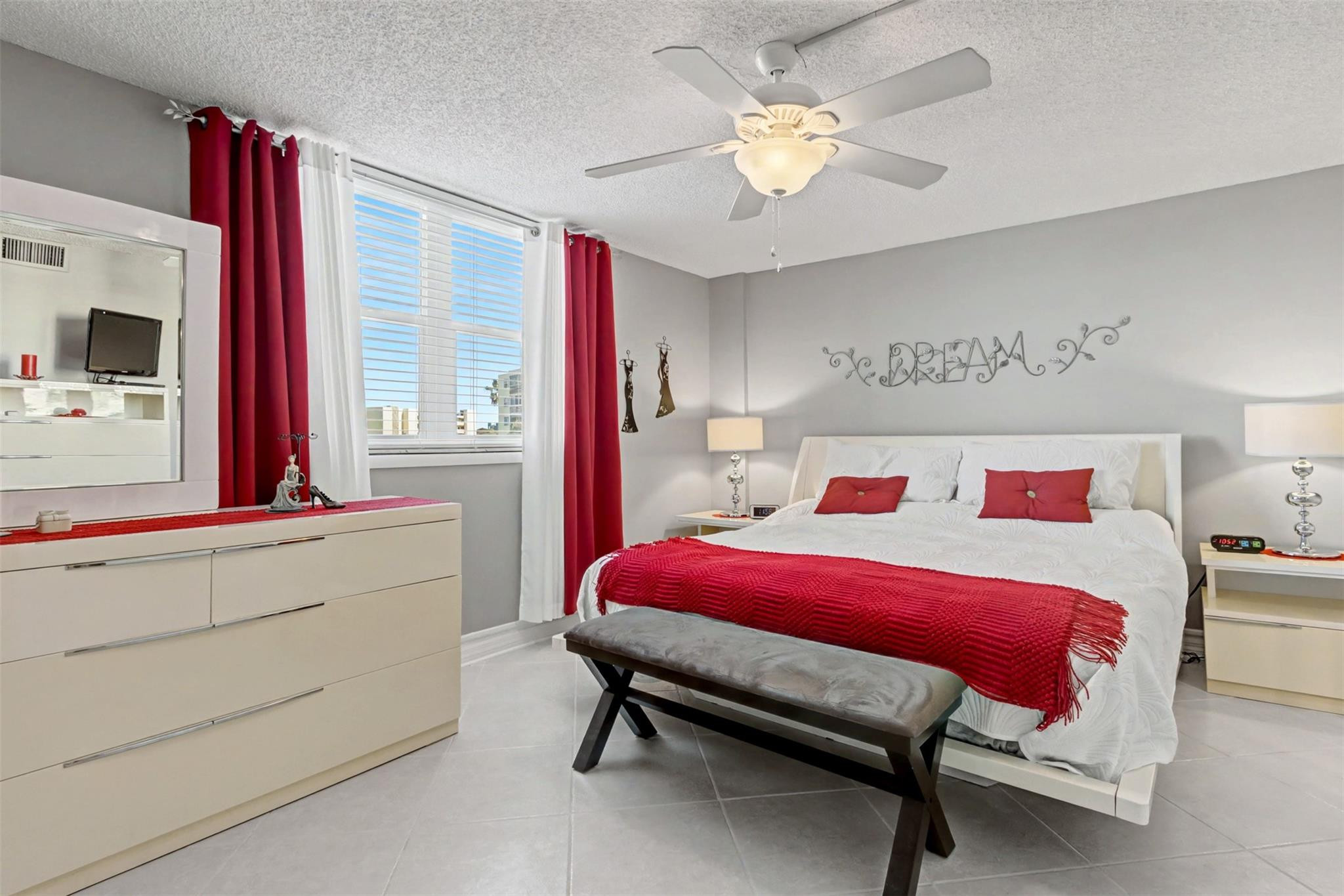 MEADOWBROOK LAKES - Residential