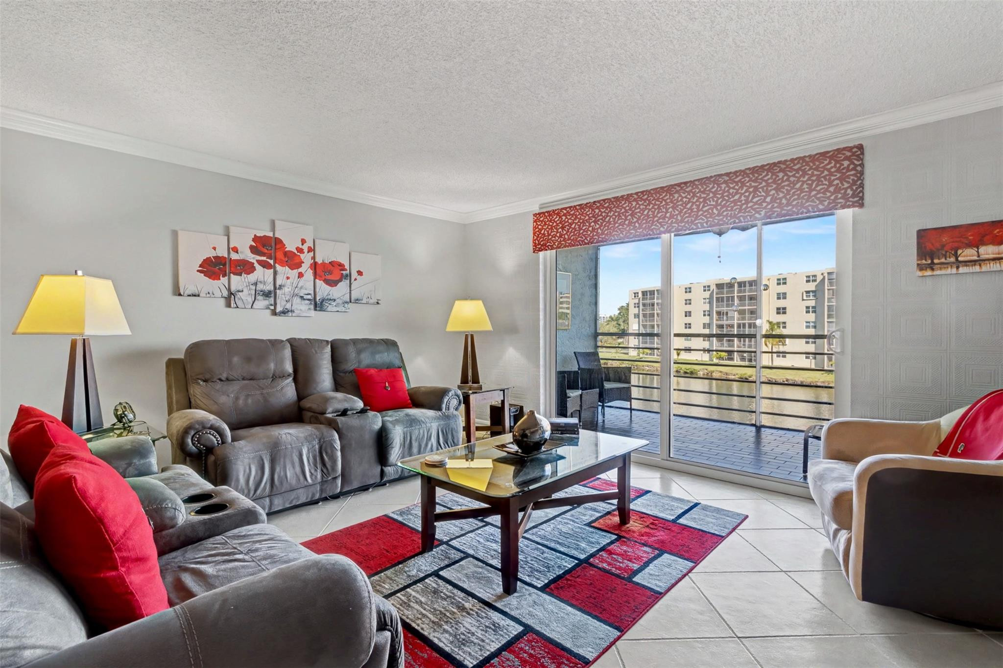 MEADOWBROOK LAKES - Residential