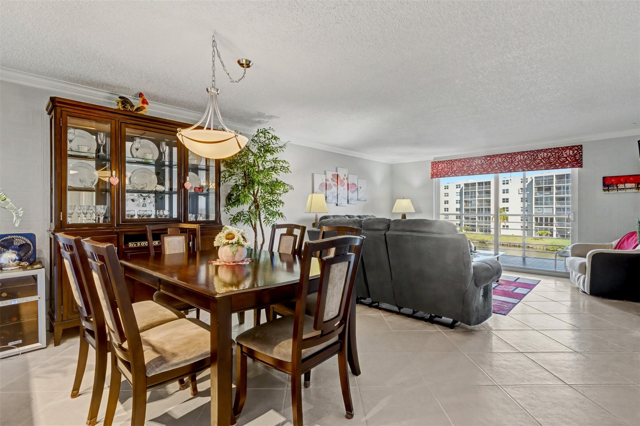 MEADOWBROOK LAKES - Residential