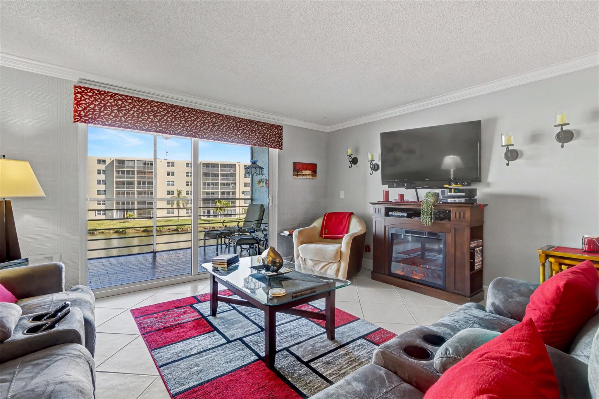 MEADOWBROOK LAKES - Residential