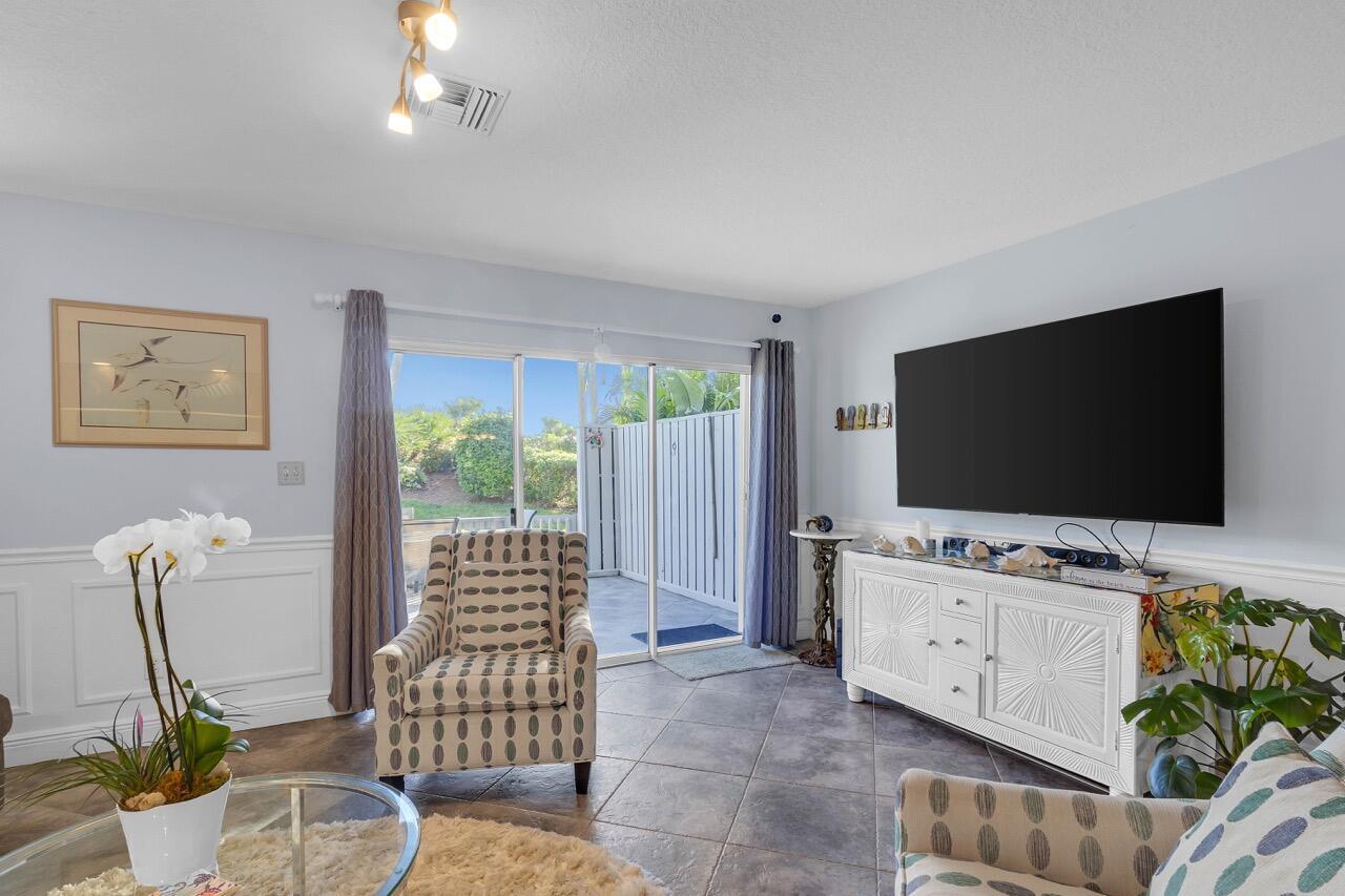 BREAKERS LANDING, A CONDO - Residential Lease