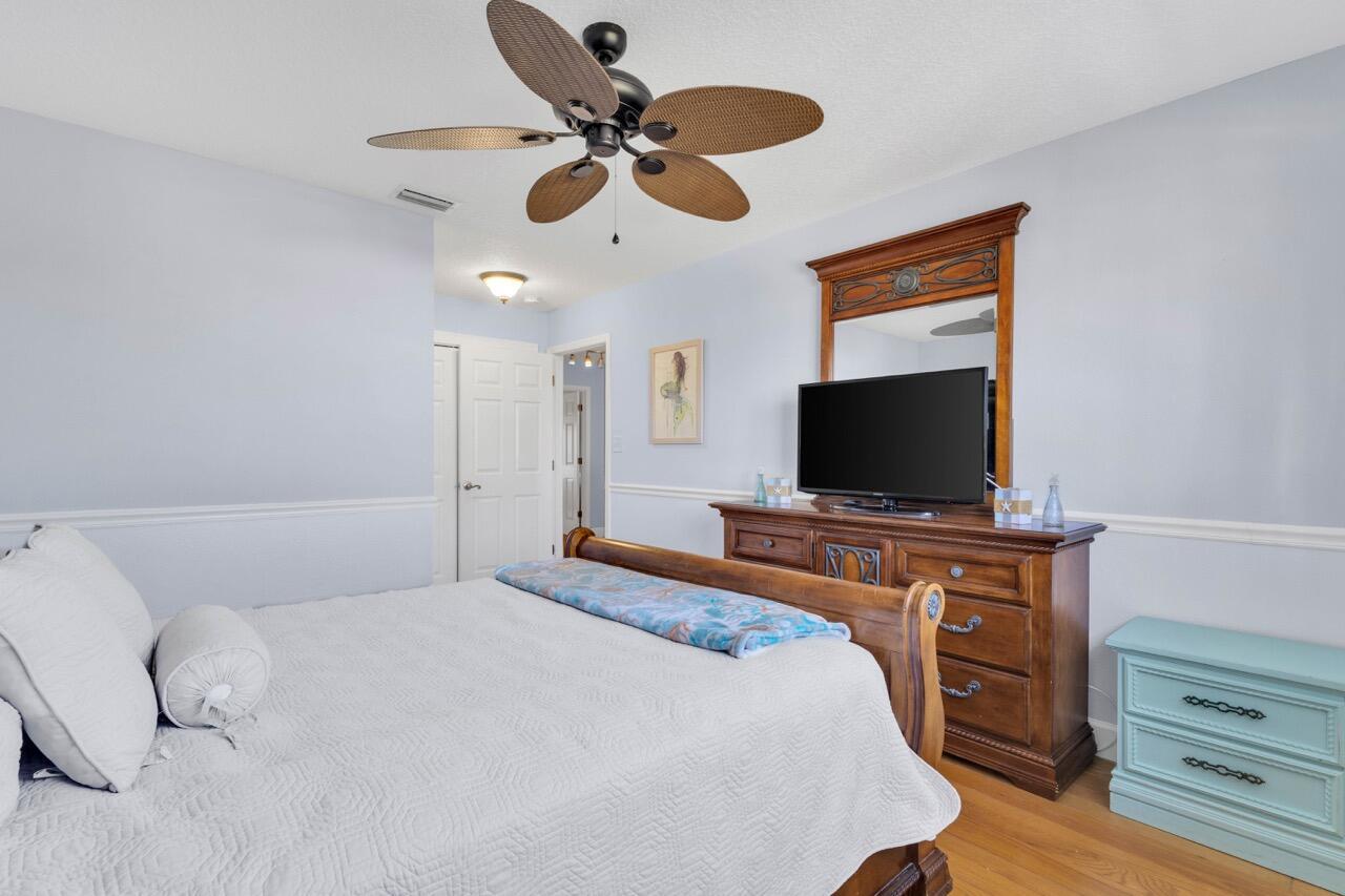 BREAKERS LANDING, A CONDO - Residential Lease