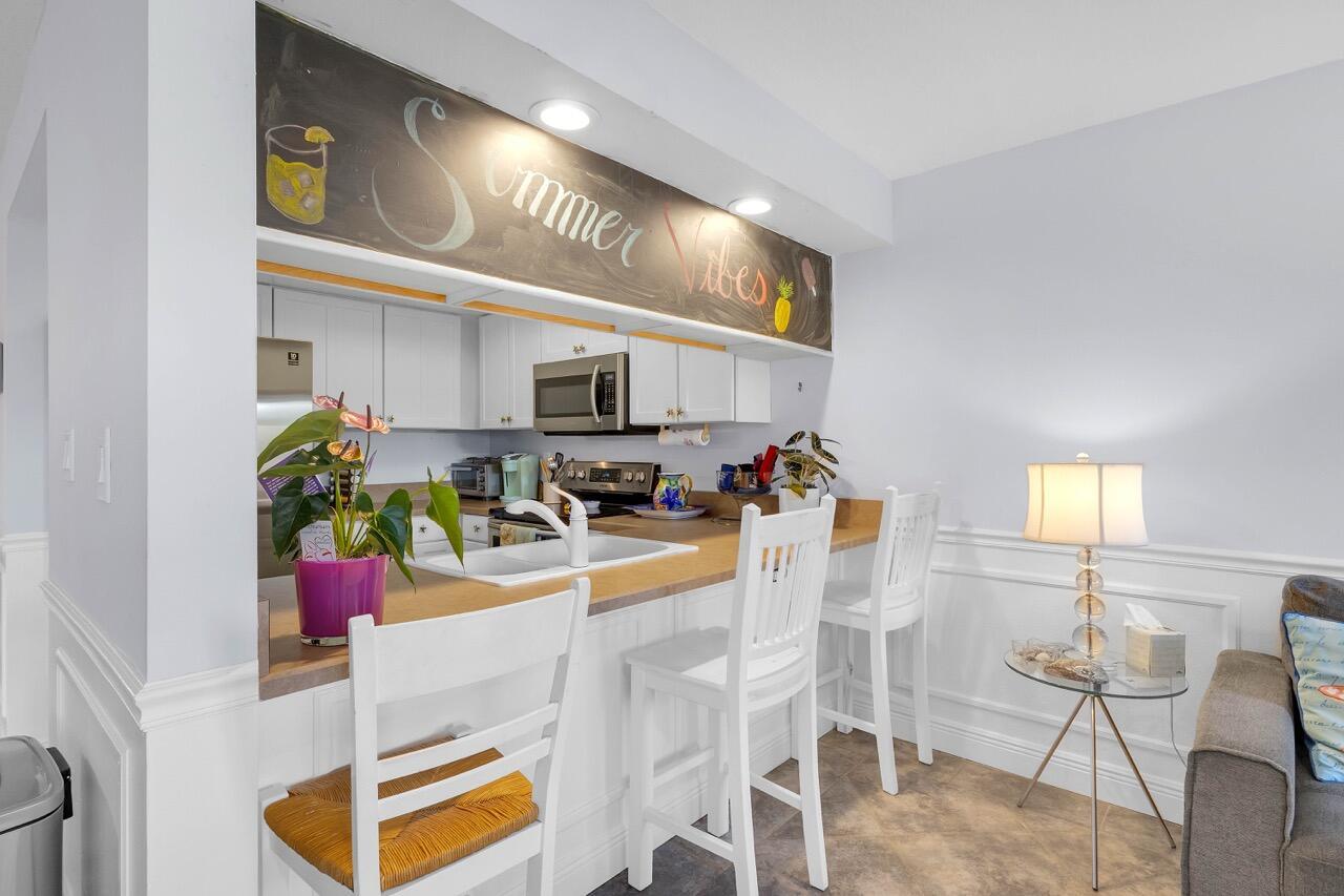 BREAKERS LANDING, A CONDO - Residential Lease