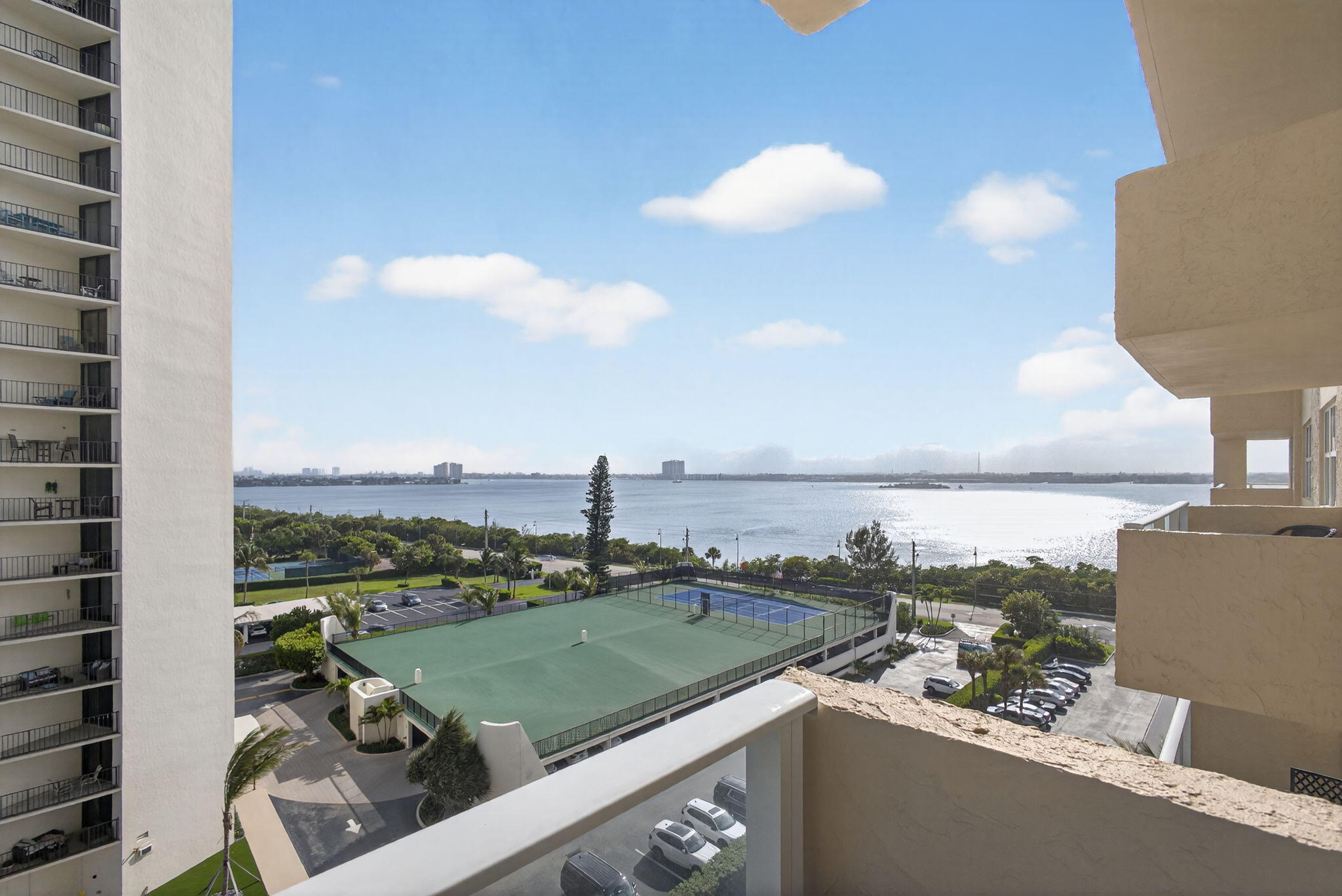 AQUARIUS CONDOMINIUM - Residential