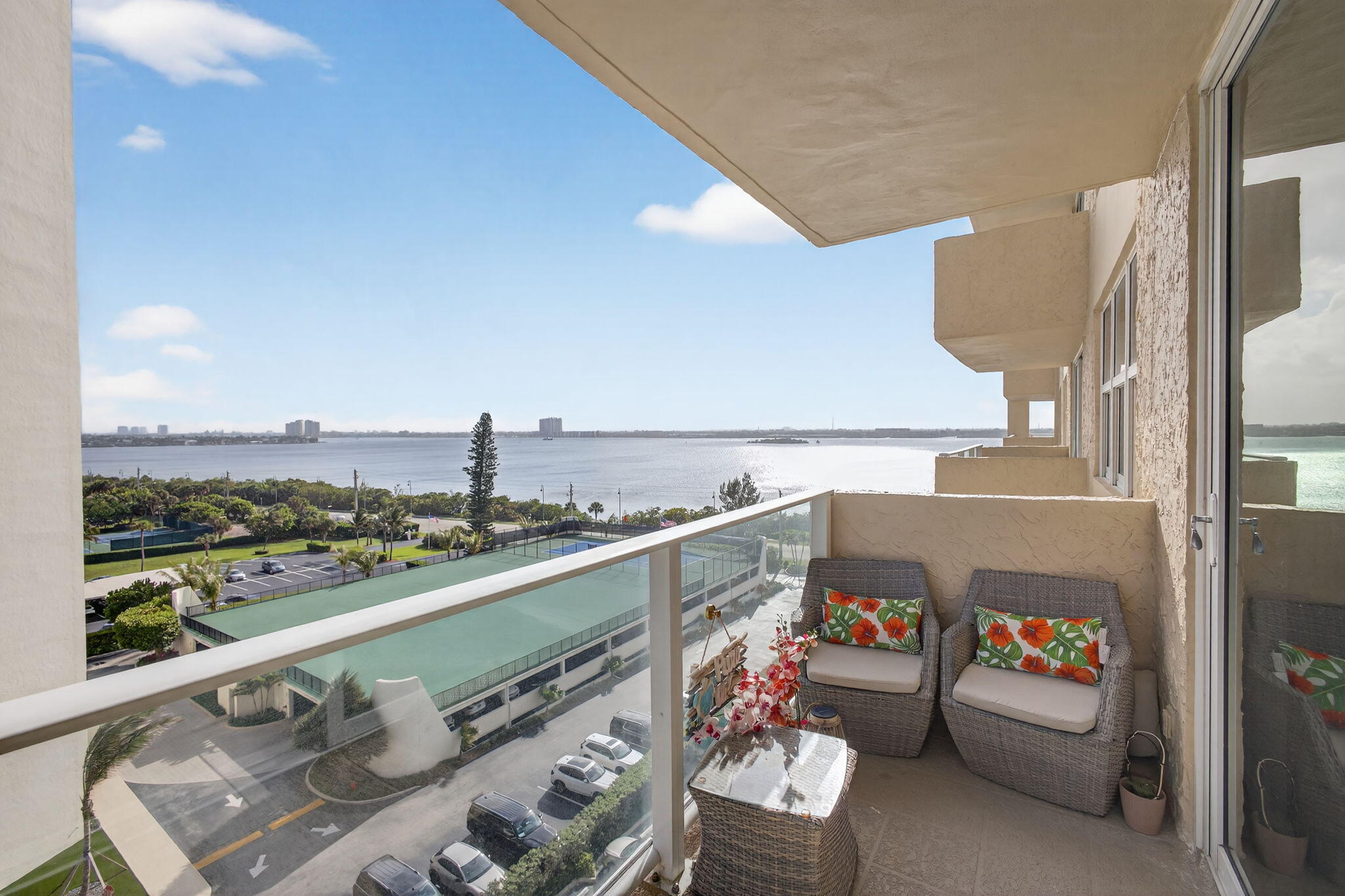 AQUARIUS CONDOMINIUM - Residential