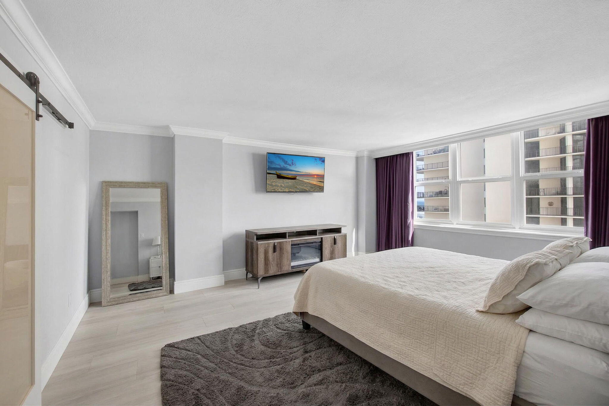 AQUARIUS CONDOMINIUM - Residential