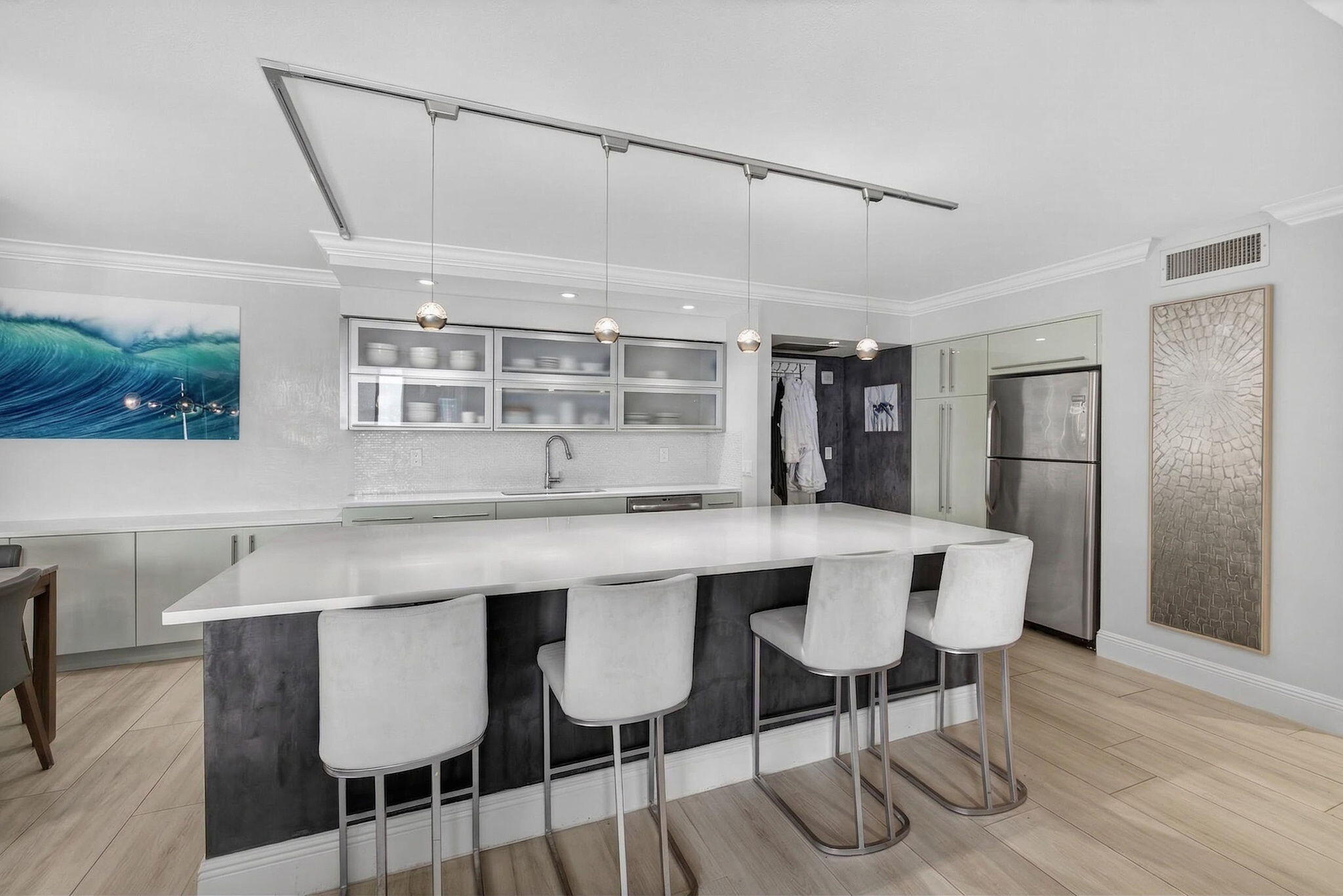 AQUARIUS CONDOMINIUM - Residential