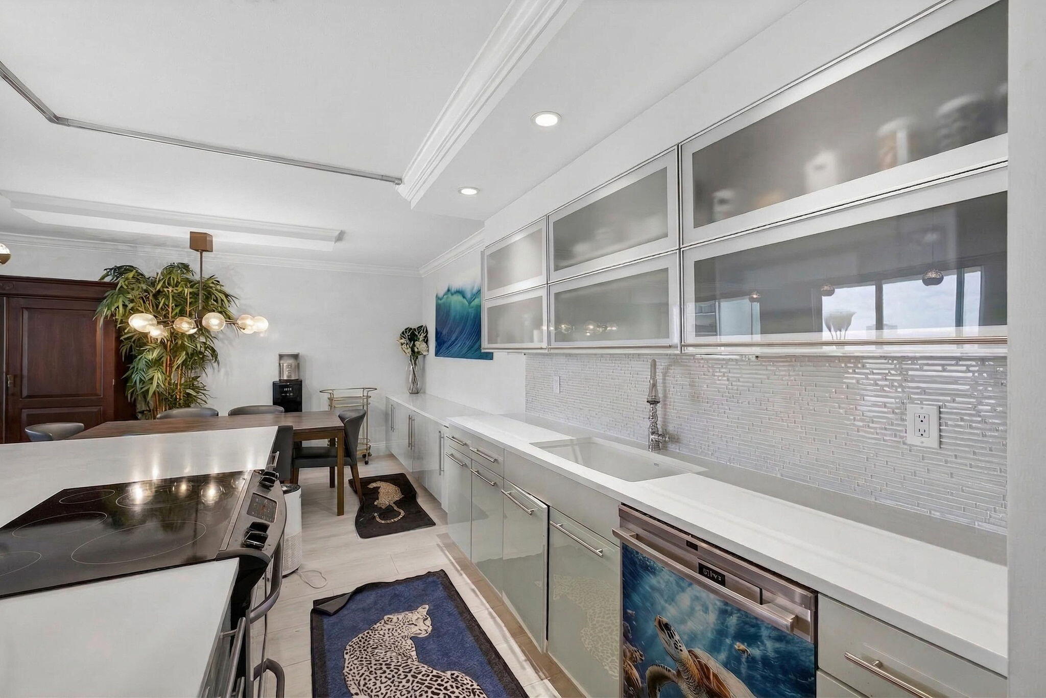 AQUARIUS CONDOMINIUM - Residential