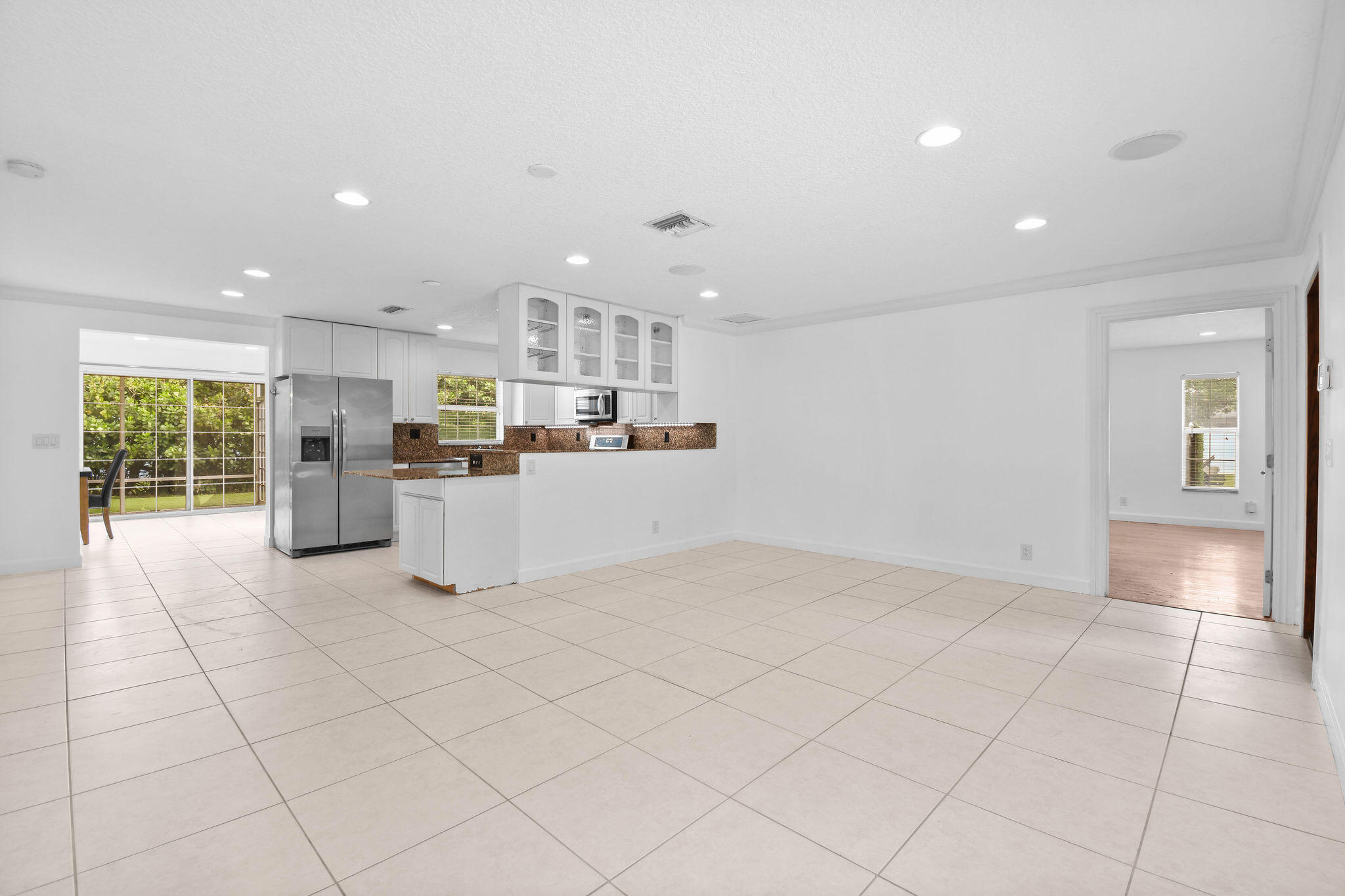 16582 Mellen Lane