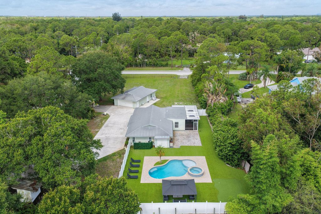 Photo of 16582 Mellen Lane, Jupiter, FL 33478 (MLS # B26025532)