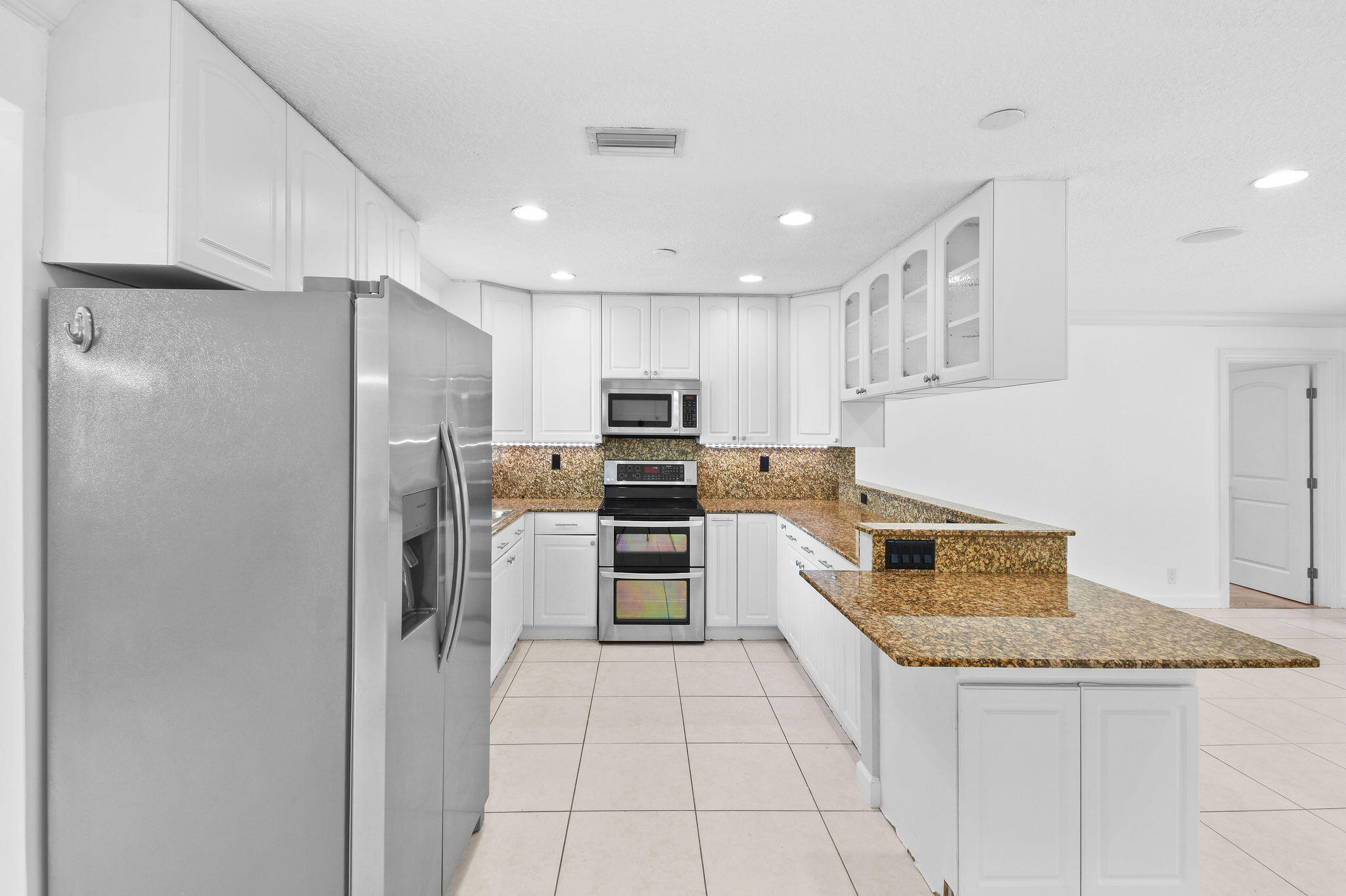 16582 Mellen Lane