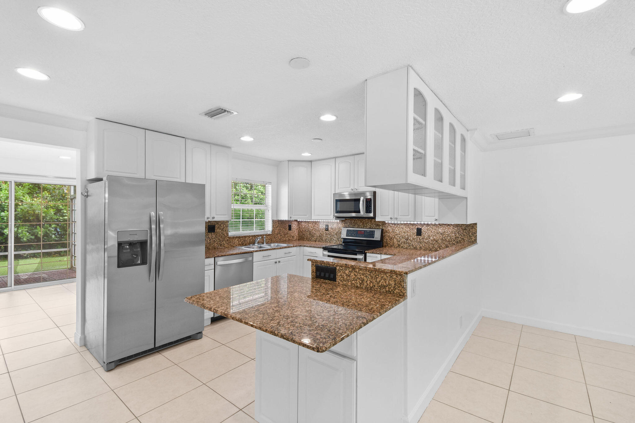 16582 Mellen Lane