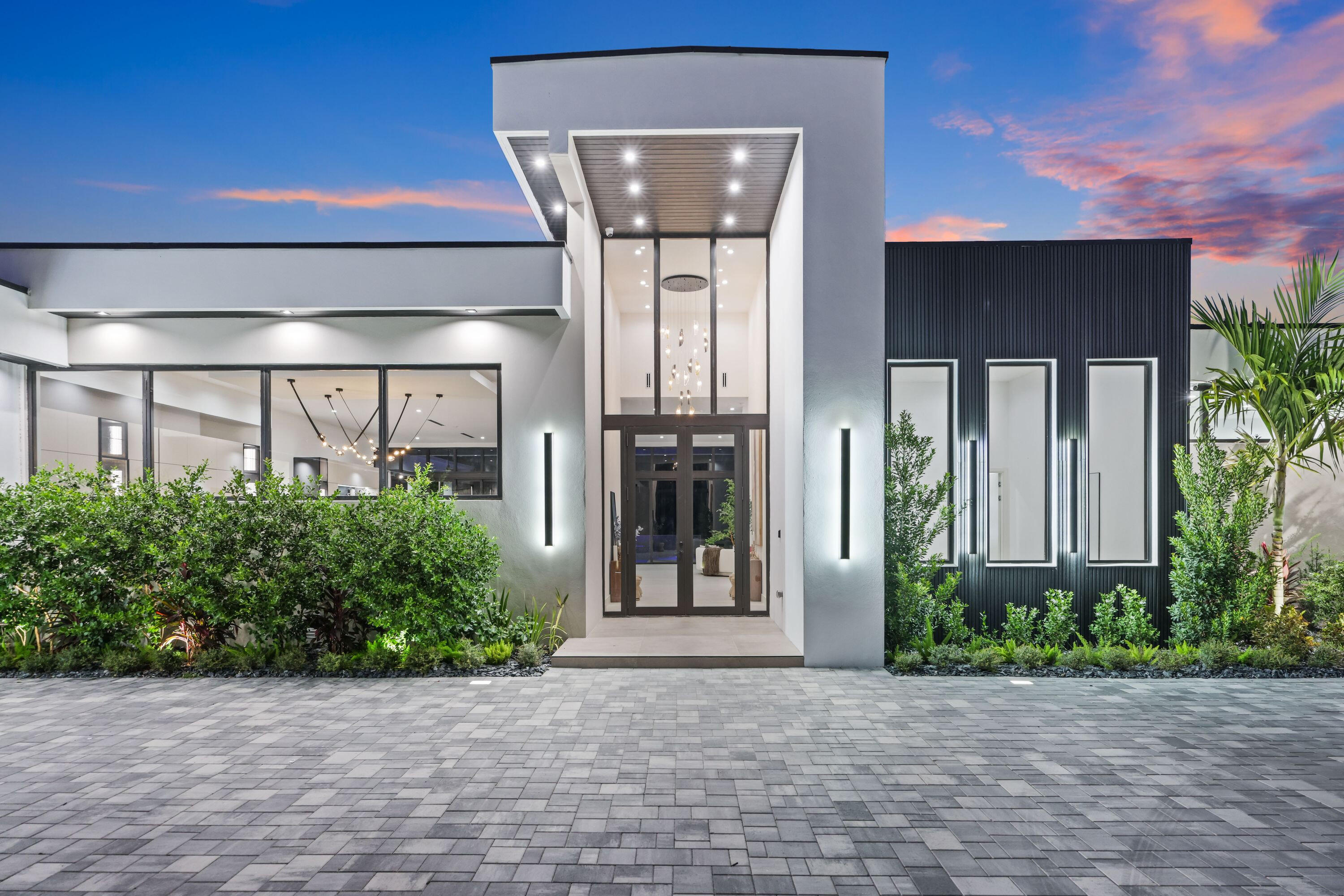 8795 Valencia Court