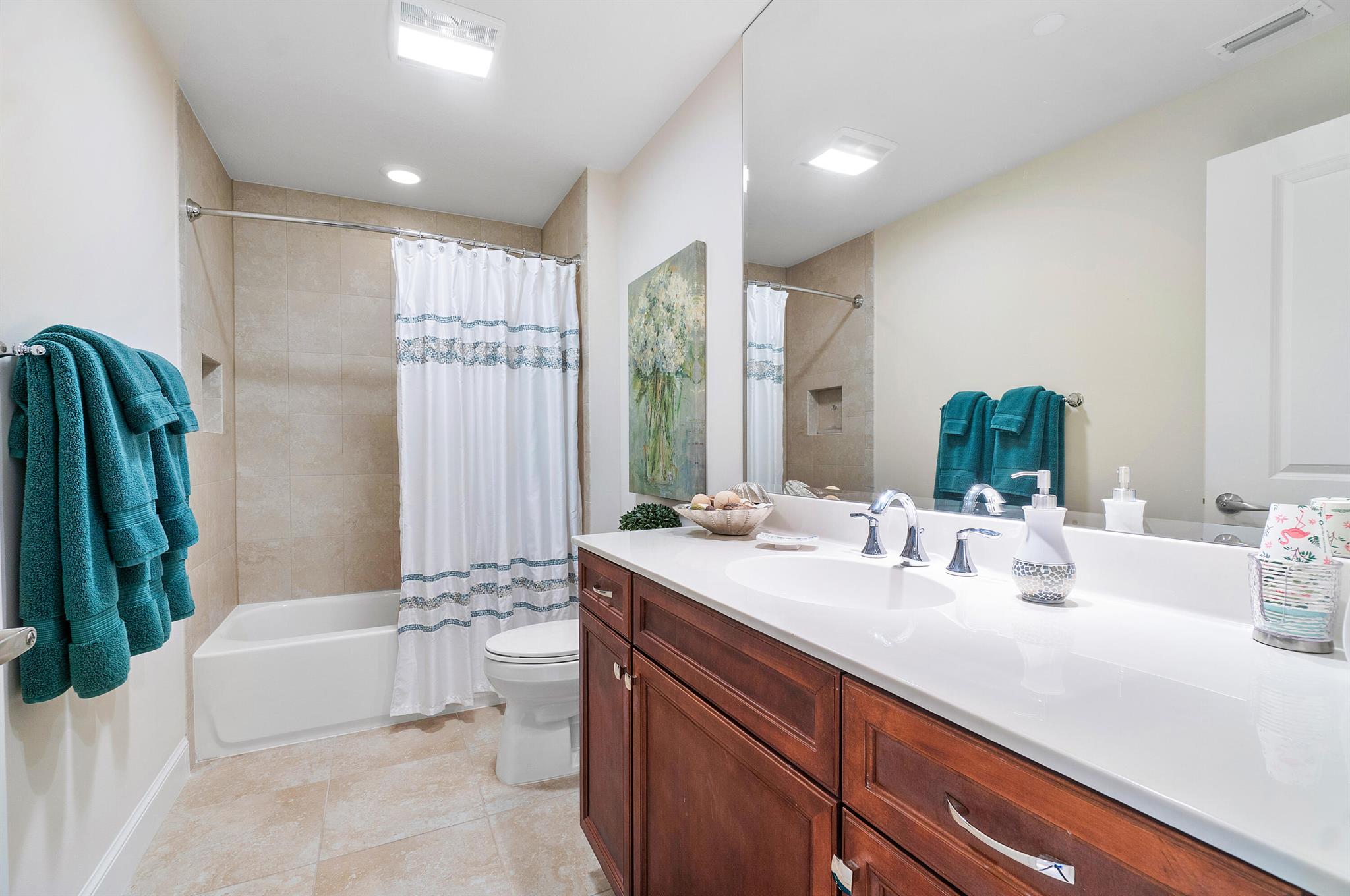 BAY COLONY - Residential