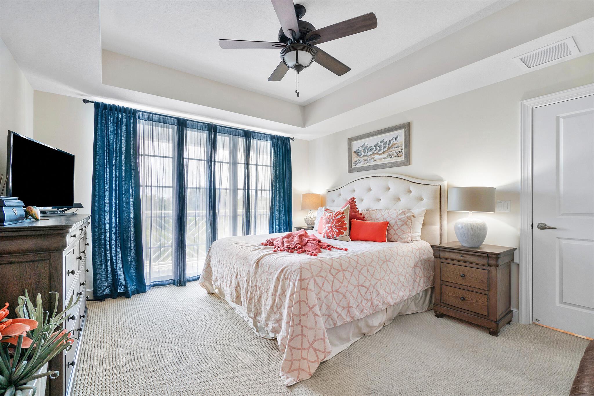 BAY COLONY - Residential